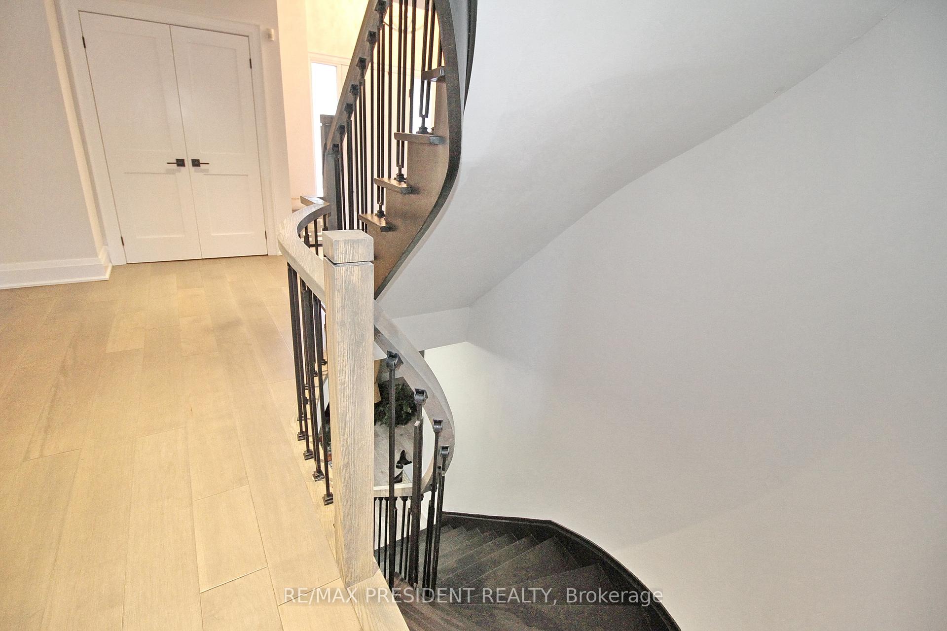 Photo 15 of 32 Deerglen Drive, Brampton, Sandringham-Wellington — HOMEH