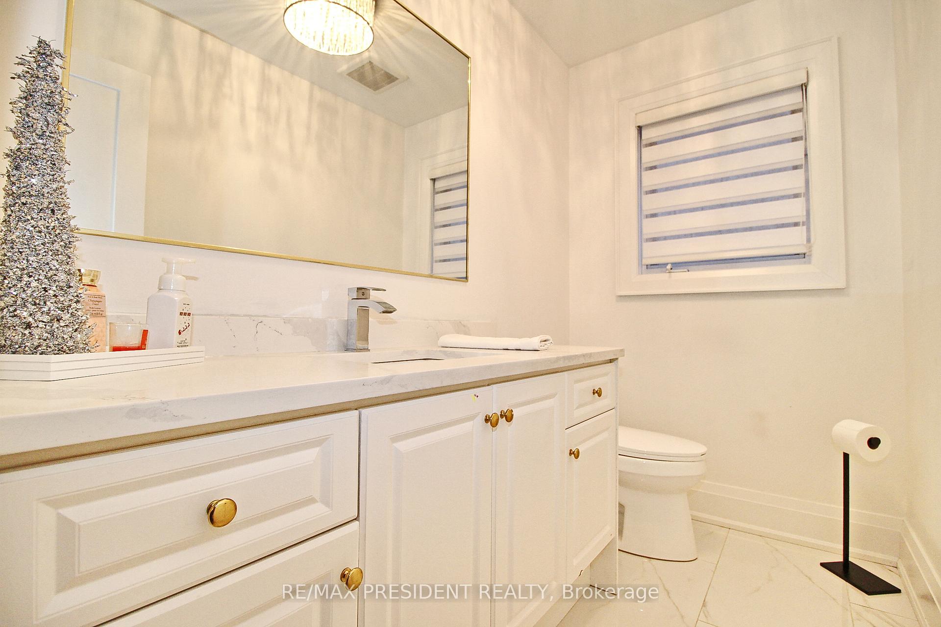 Photo 16 of 32 Deerglen Drive, Brampton, Sandringham-Wellington — HOMEH