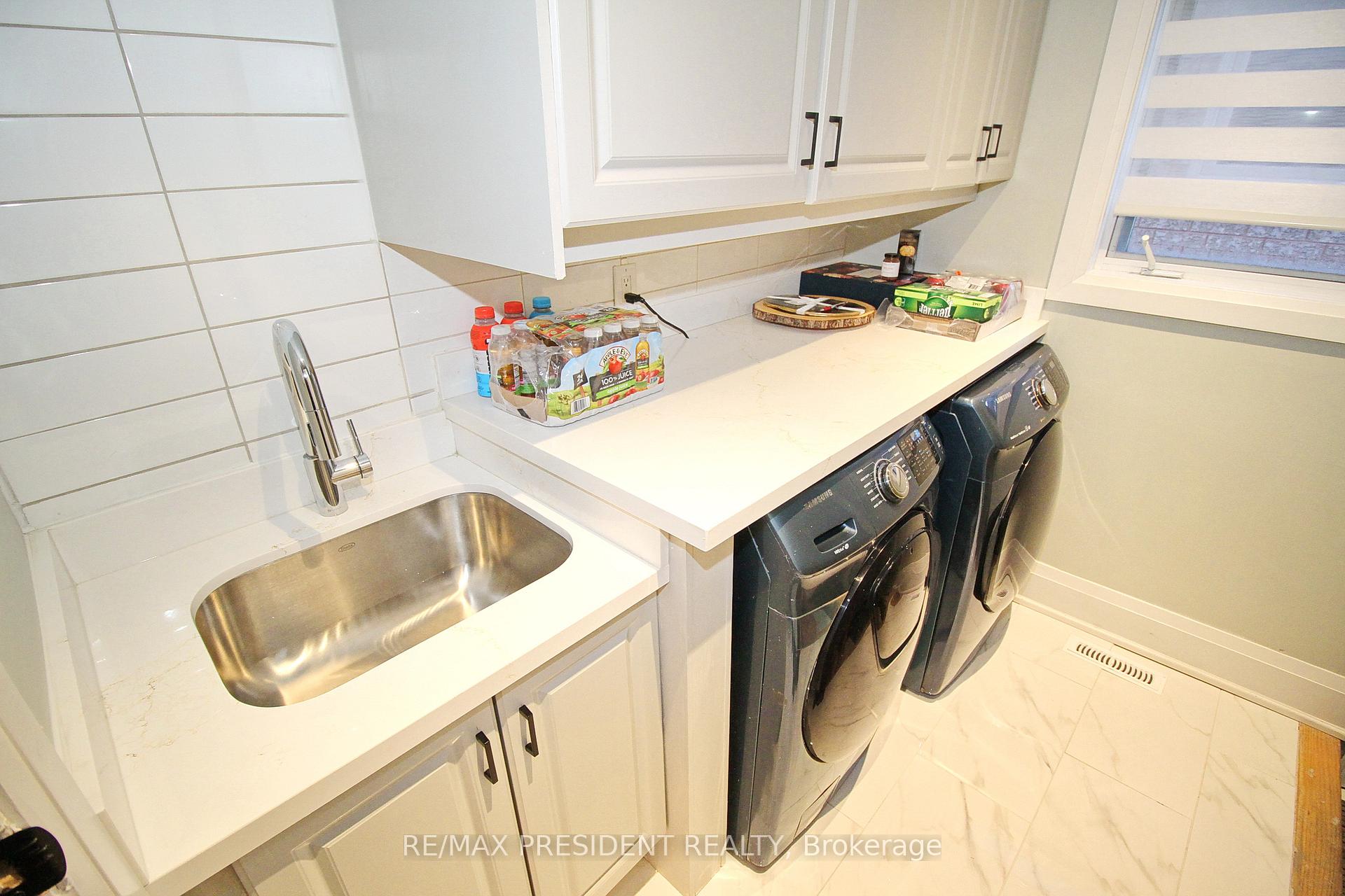 Photo 18 of 32 Deerglen Drive, Brampton, Sandringham-Wellington — HOMEH