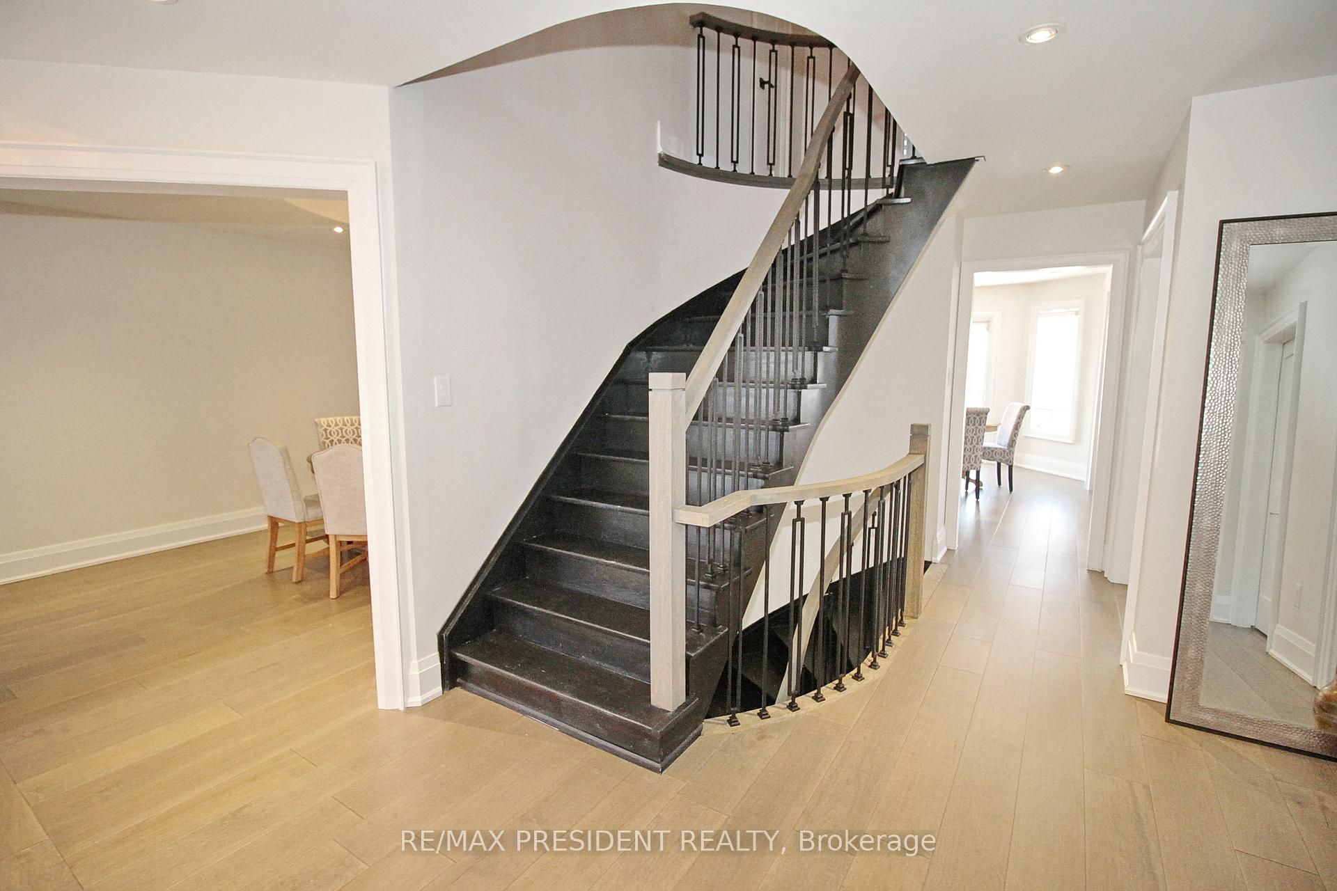 Photo 21 of 32 Deerglen Drive, Brampton, Sandringham-Wellington — HOMEH