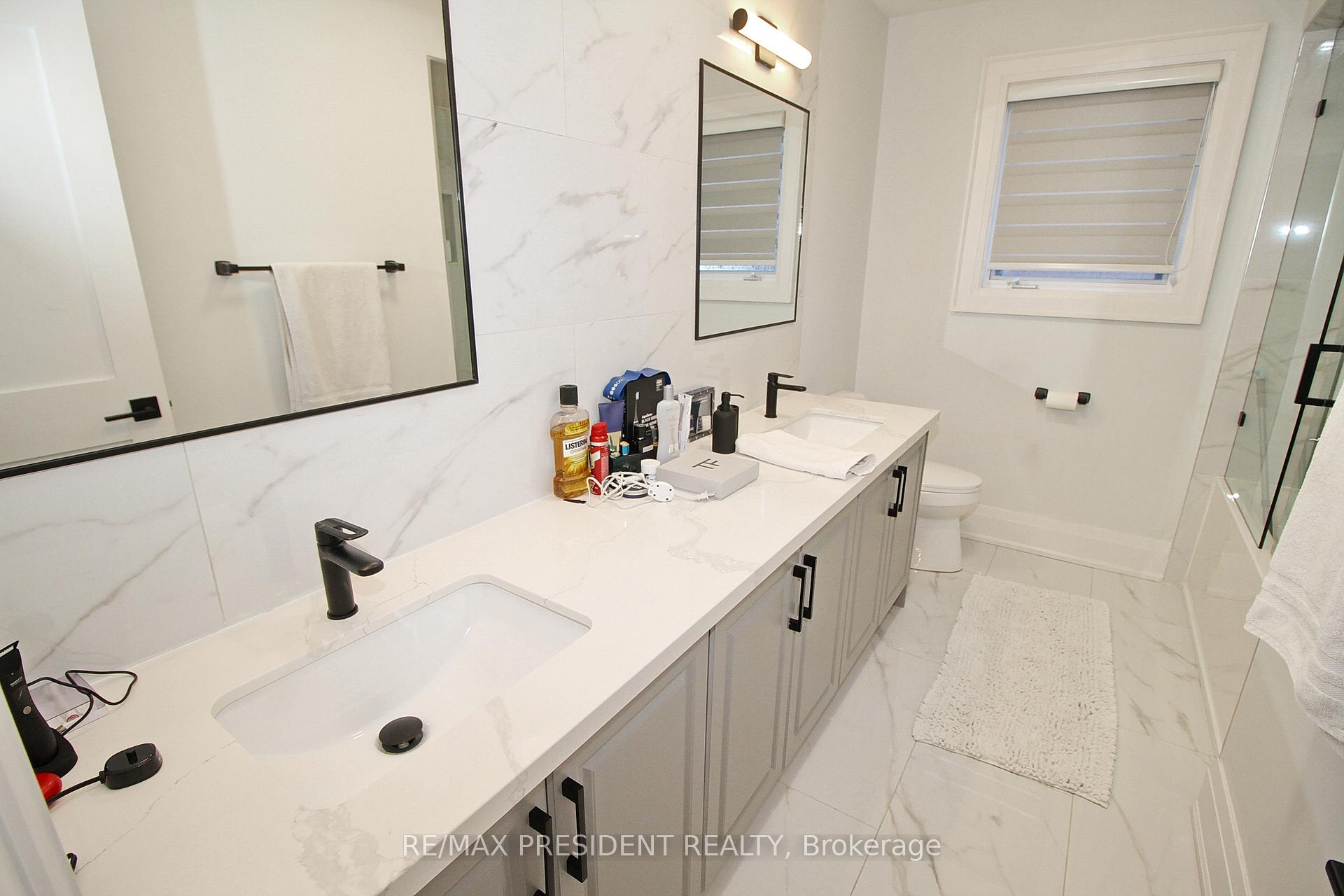 Photo 24 of 32 Deerglen Drive, Brampton, Sandringham-Wellington — HOMEH