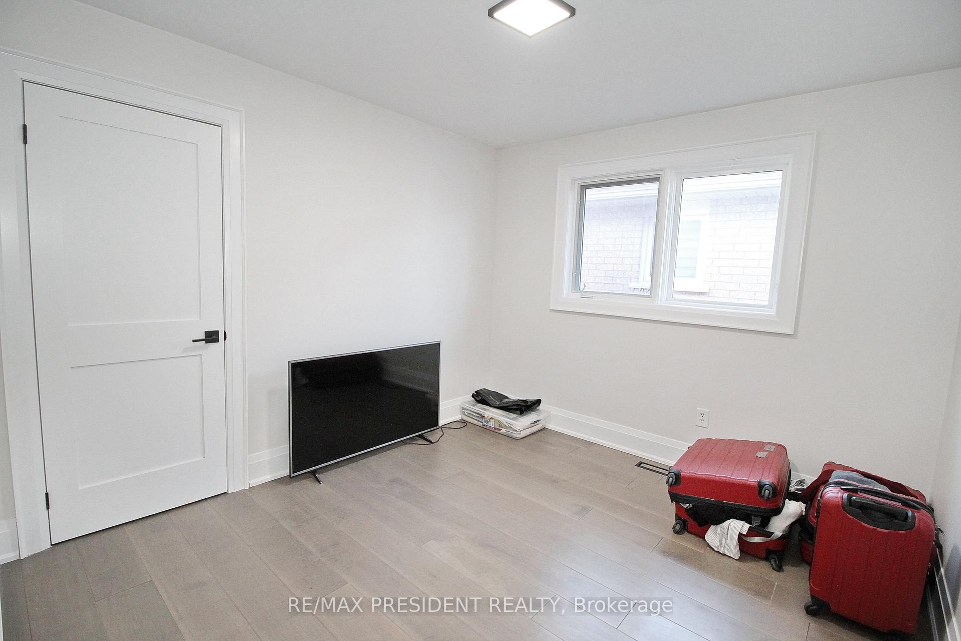 Photo 25 of 32 Deerglen Drive, Brampton, Sandringham-Wellington — HOMEH