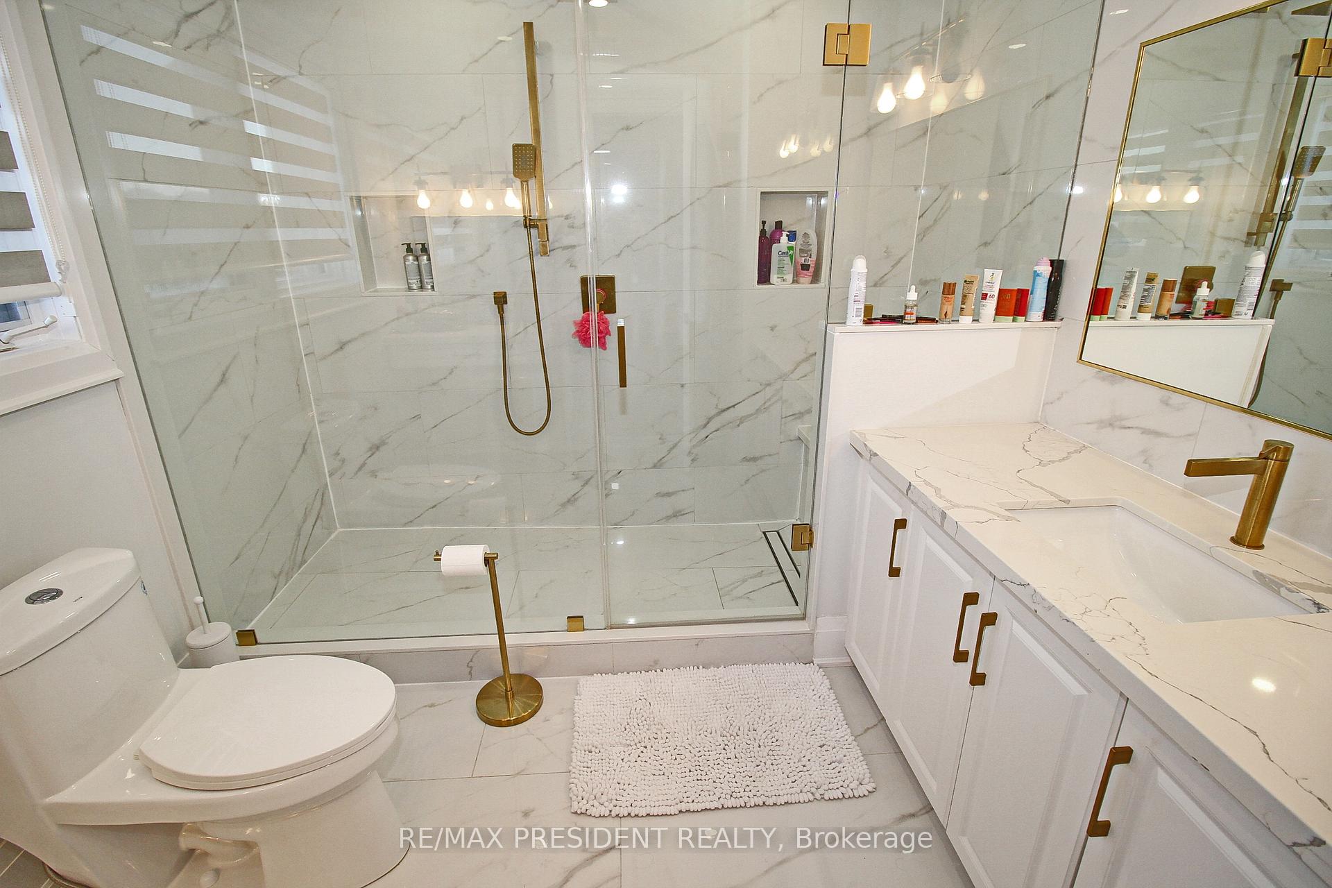Photo 28 of 32 Deerglen Drive, Brampton, Sandringham-Wellington — HOMEH