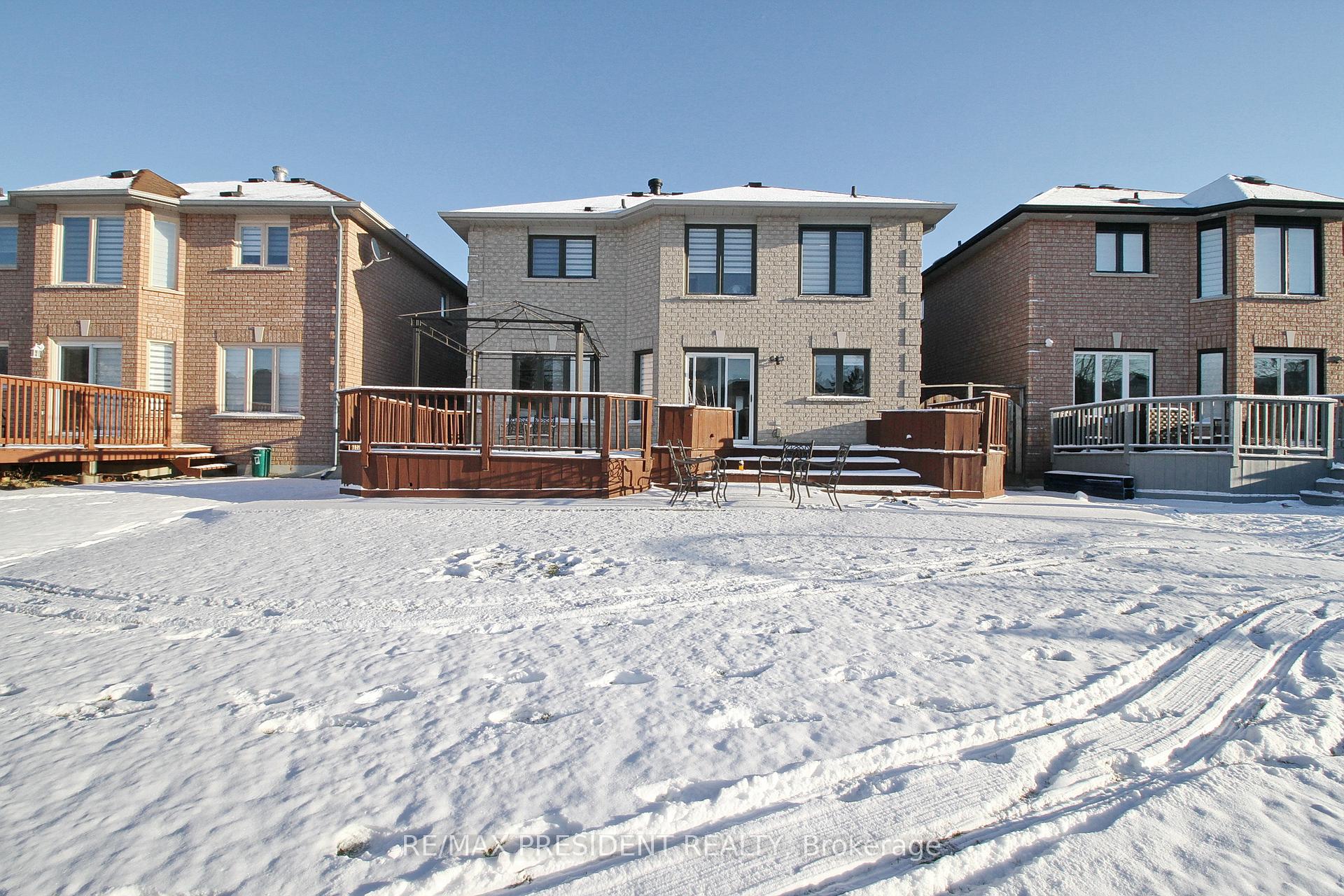 Photo 32 of 32 Deerglen Drive, Brampton, Sandringham-Wellington — HOMEH