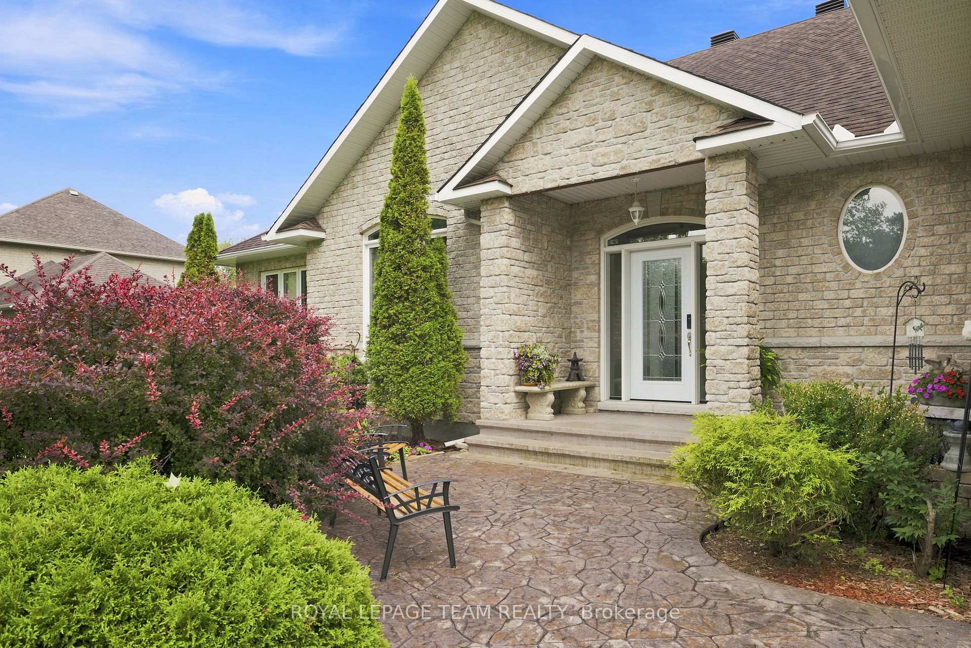 Photo 2 of 6810 Pebble Trail Way, Ottawa, Greely — HOMEH