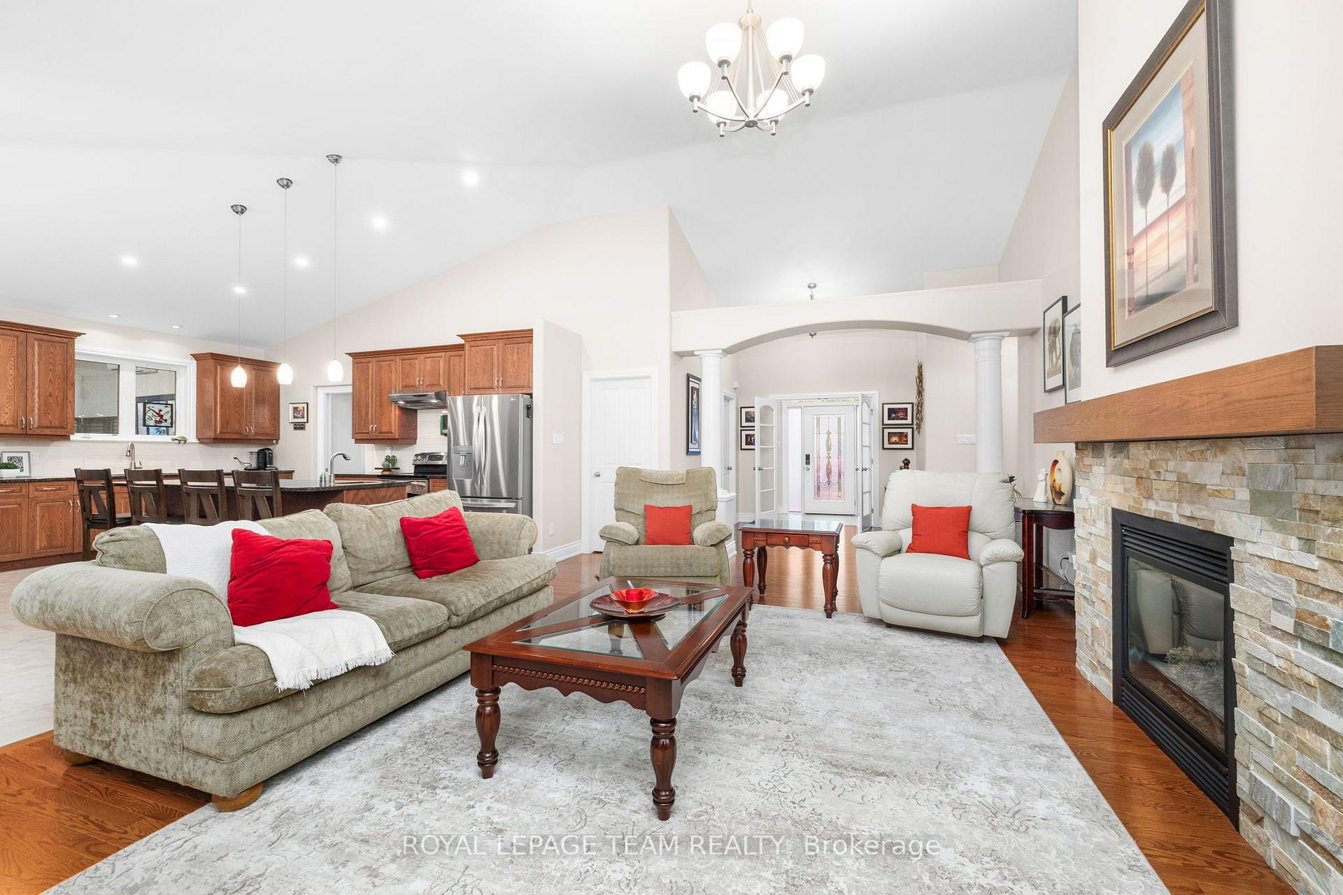 Photo 5 of 6810 Pebble Trail Way, Ottawa, Greely — HOMEH