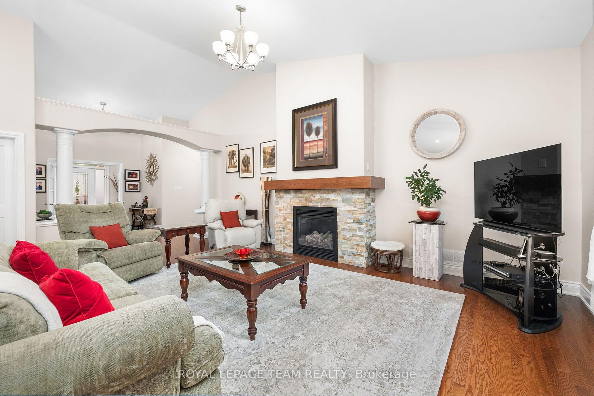 Photo 6 of 6810 Pebble Trail Way, Ottawa, Greely — HOMEH