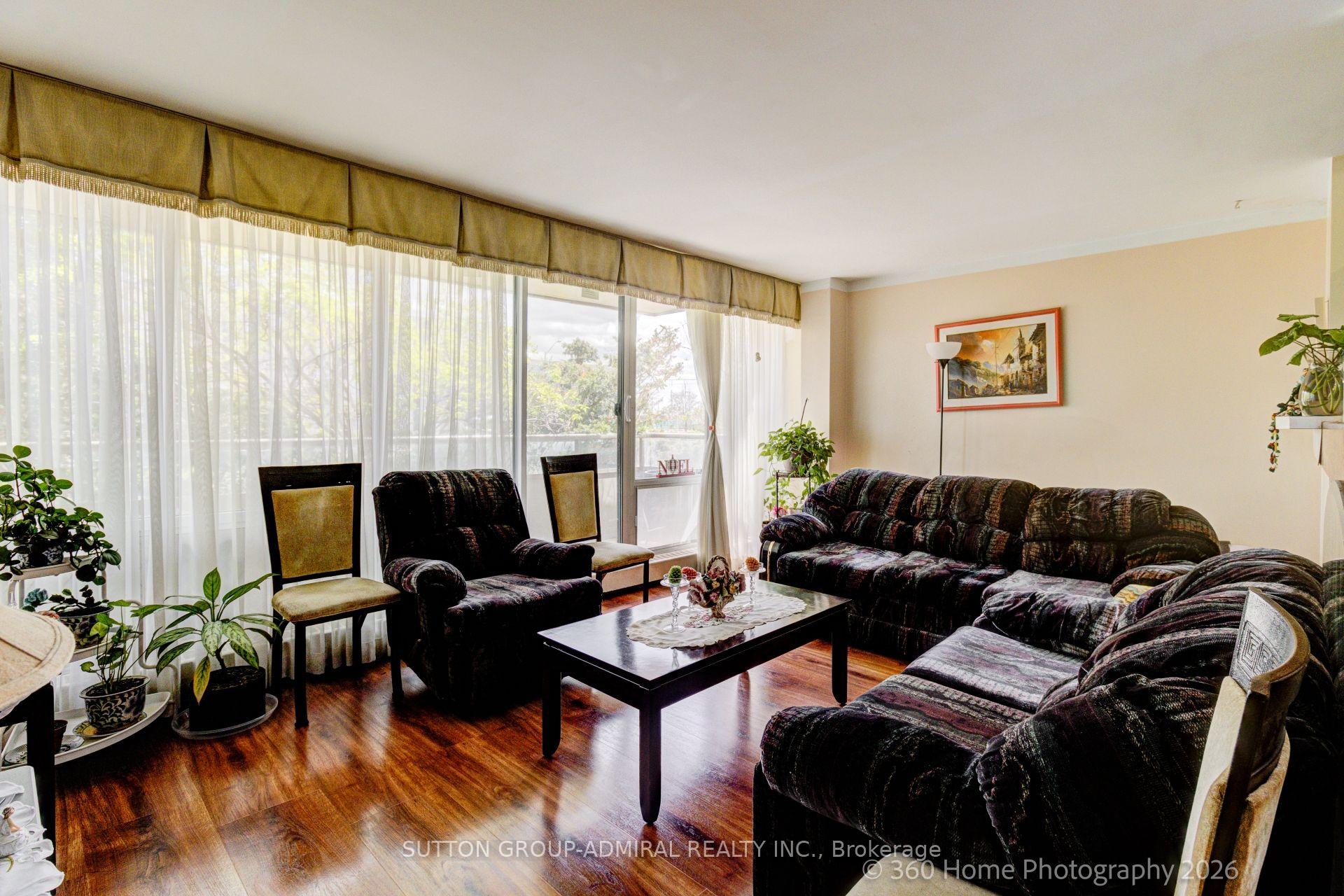 Photo 4 of Unit 106, 1 Four Winds Drive, North York, York University Heights — HOMEH