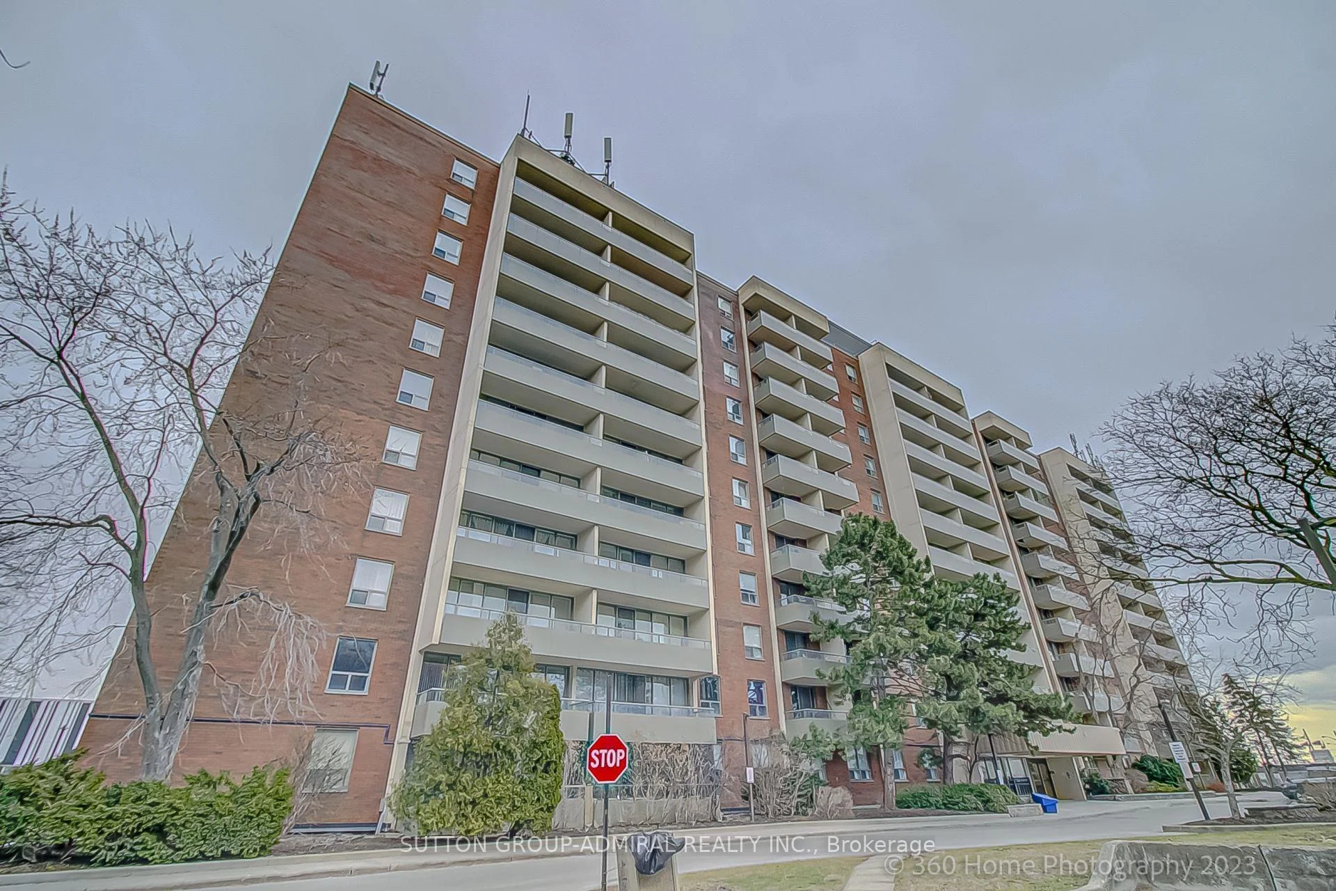 Photo 1 of Unit 106, 1 Four Winds Drive, North York, York University Heights — HOMEH
