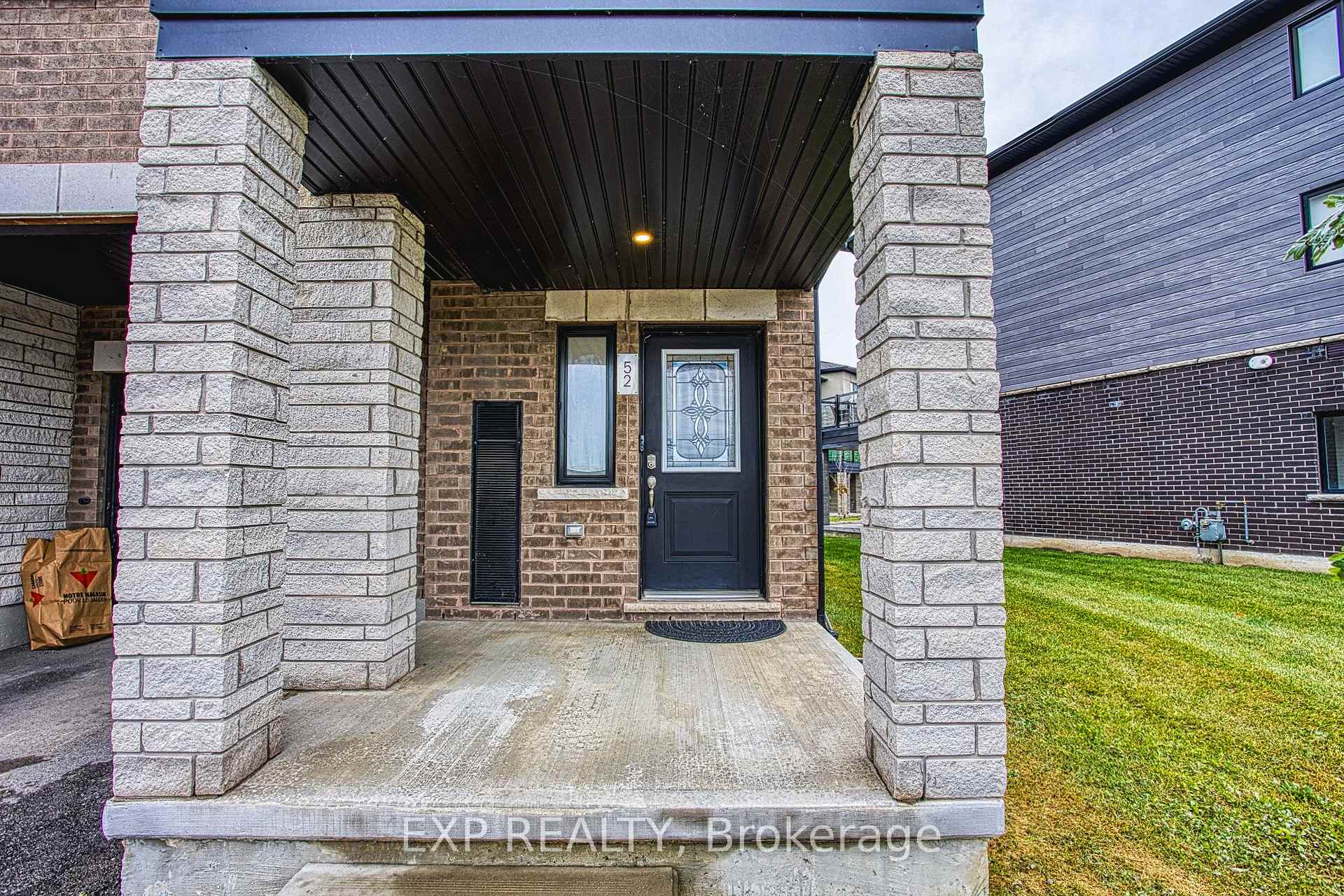 Photo 3 of 590 North Service Road, Hamilton, Lakeshore — HOMEH