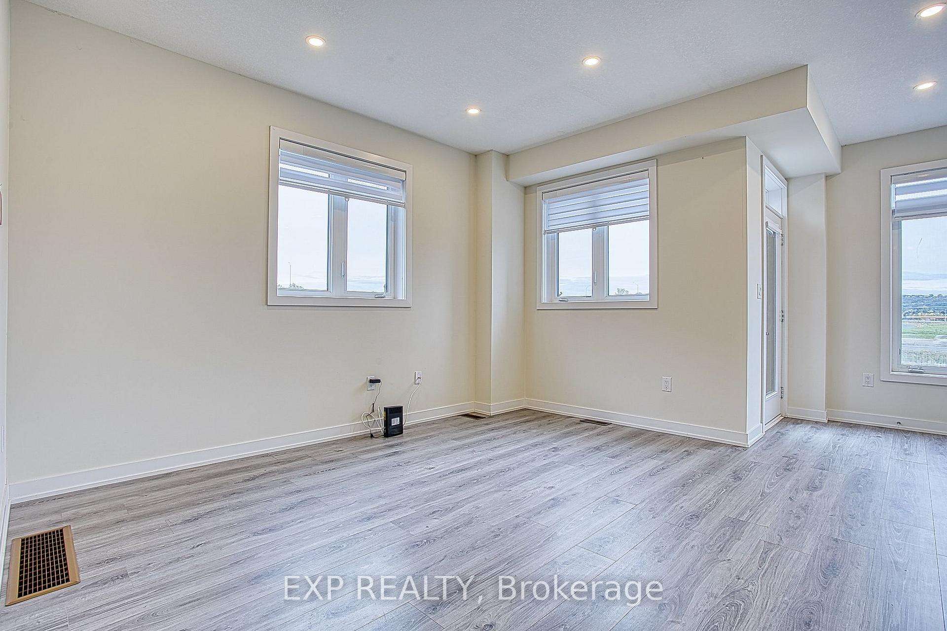 Photo 9 of 590 North Service Road, Hamilton, Lakeshore — HOMEH