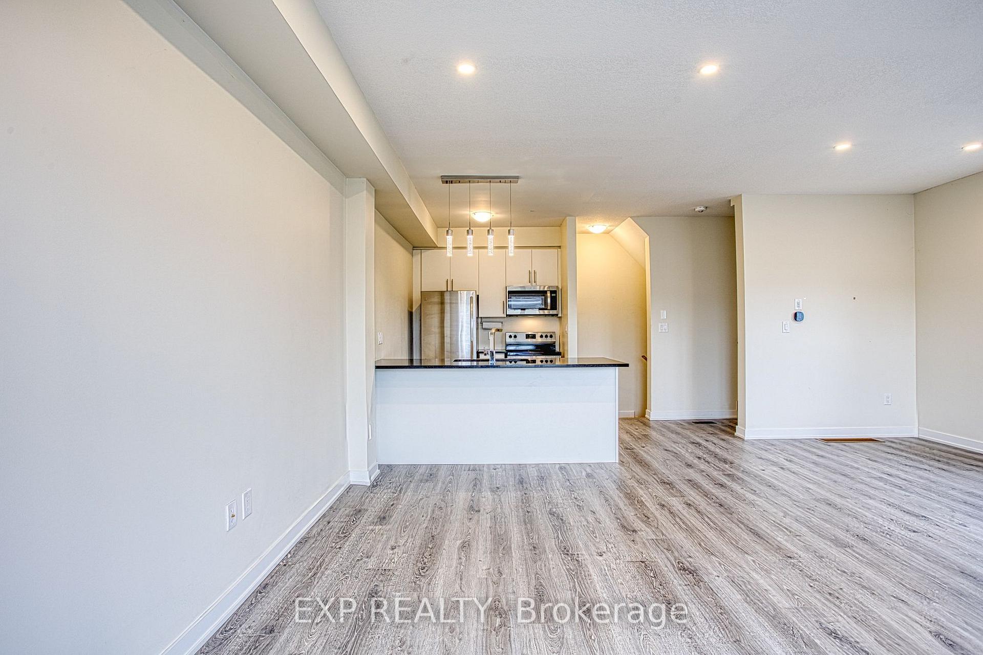 Photo 11 of 590 North Service Road, Hamilton, Lakeshore — HOMEH