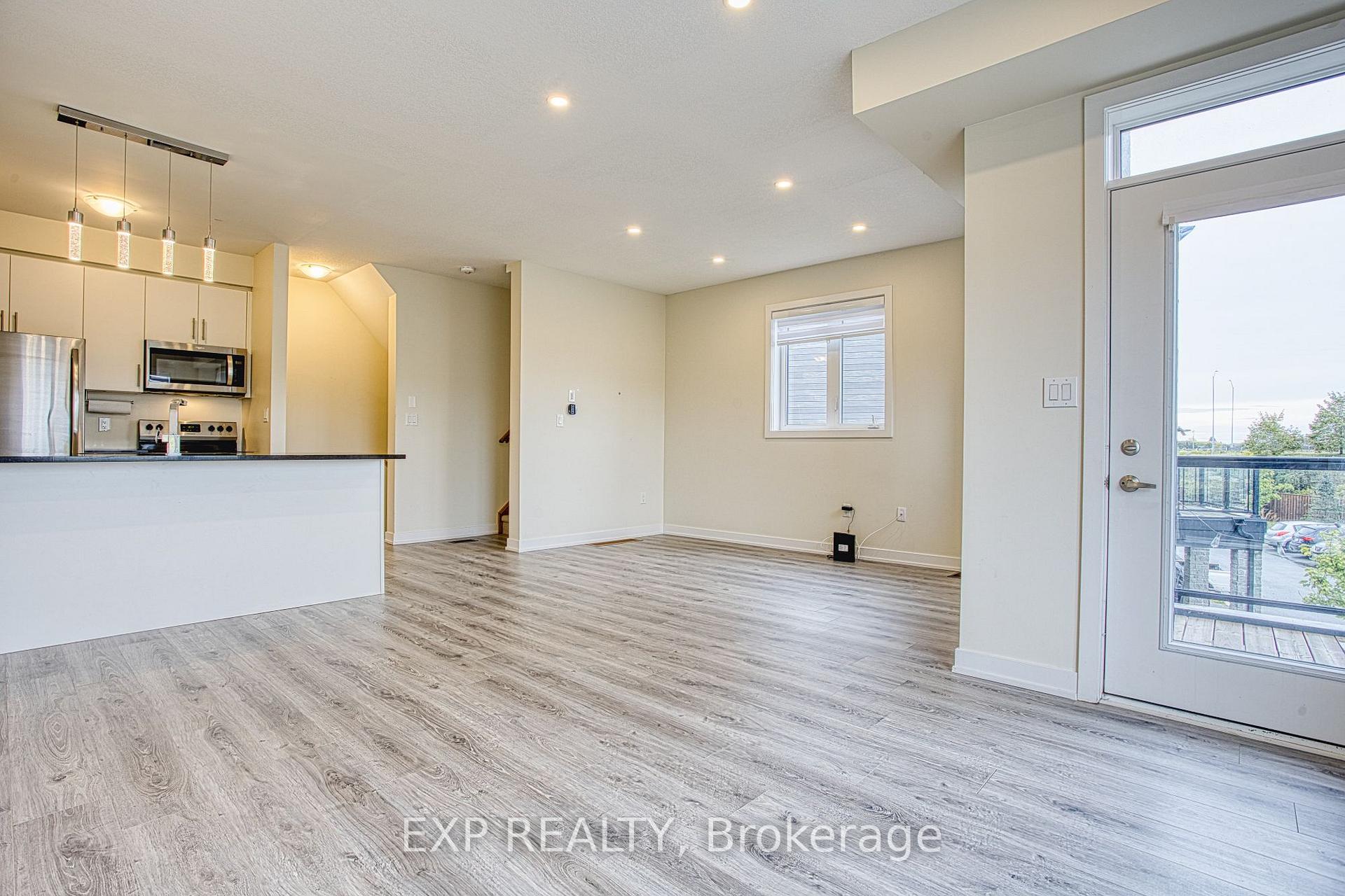 Photo 12 of 590 North Service Road, Hamilton, Lakeshore — HOMEH