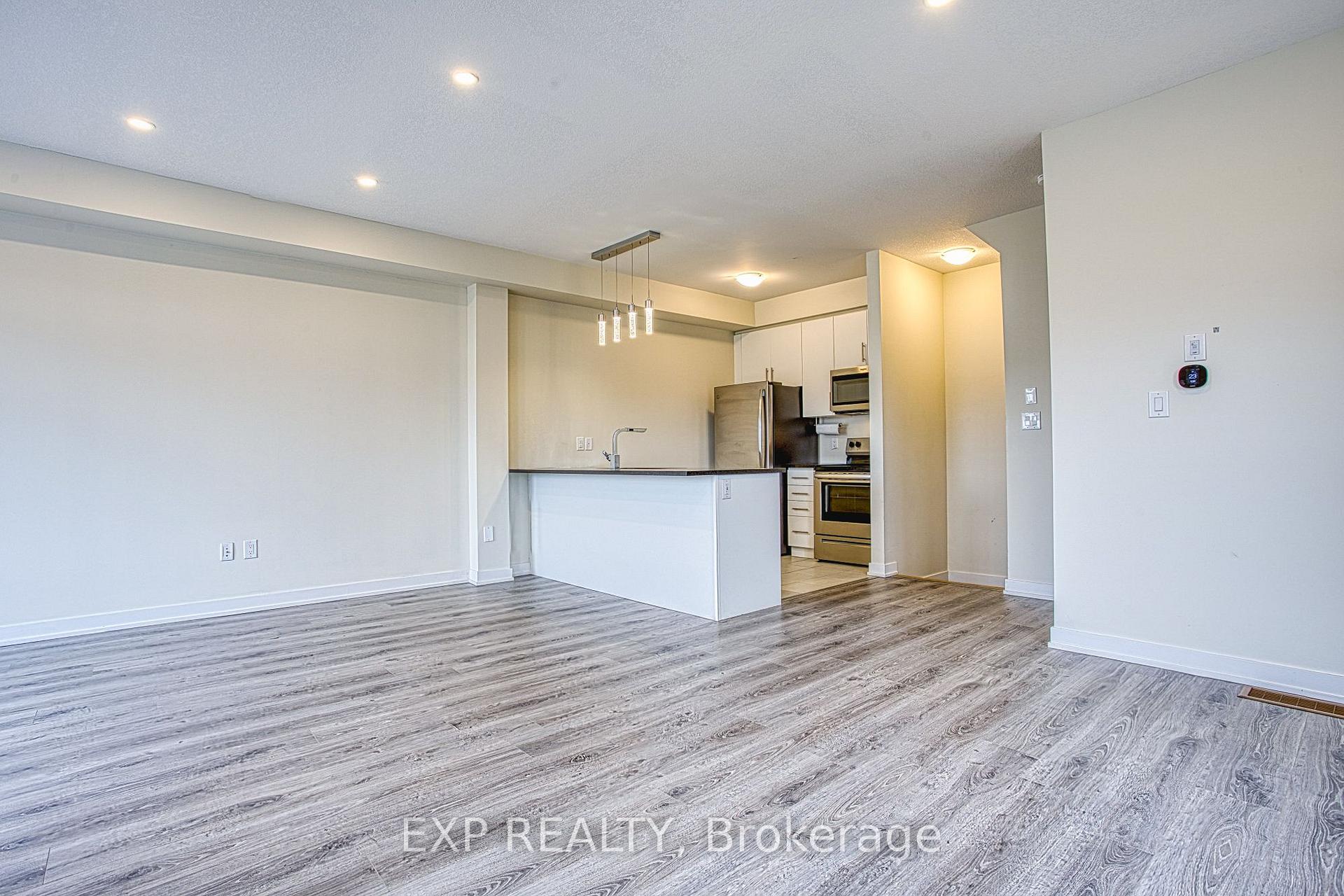 Photo 14 of 590 North Service Road, Hamilton, Lakeshore — HOMEH