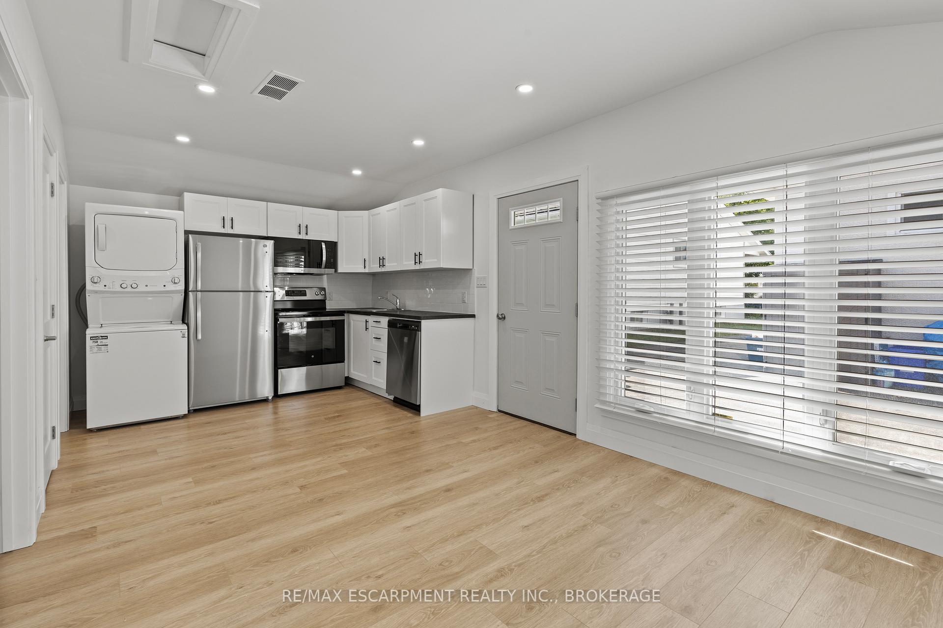 Photo 11 of Unit Unit 2, 362 Gatfield Avenue, Welland, Lincoln/Crowland — HOMEH