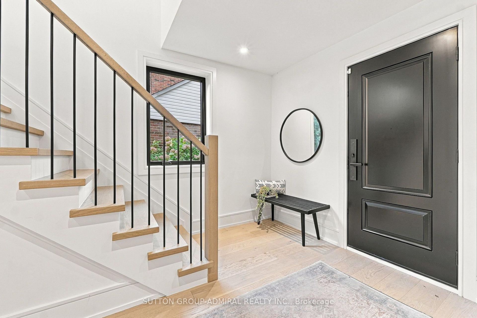 Photo 3 of 37 Glenellen Drive E, Etobicoke, Stonegate-Queensway — HOMEH