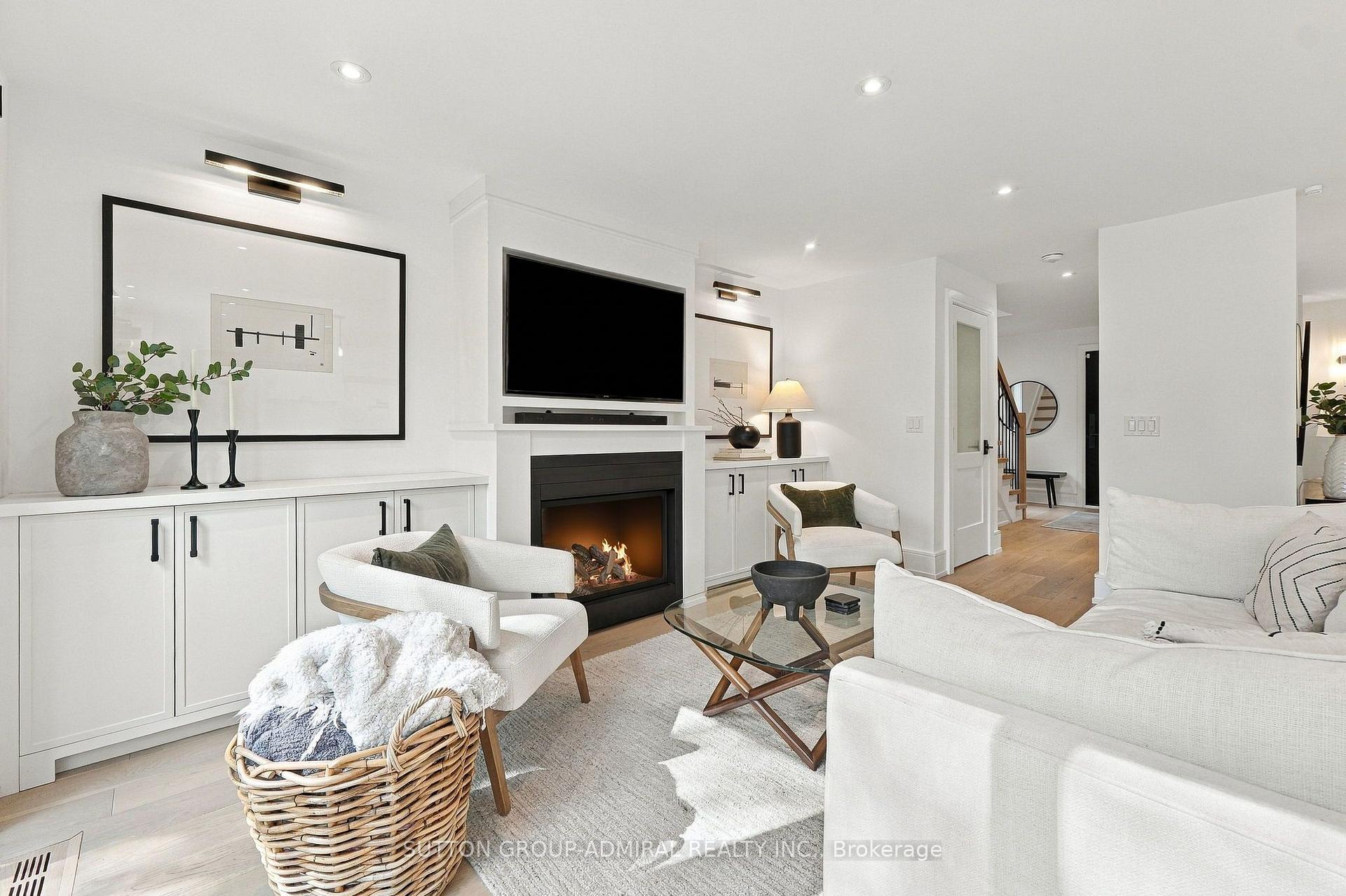 Photo 5 of 37 Glenellen Drive E, Etobicoke, Stonegate-Queensway — HOMEH