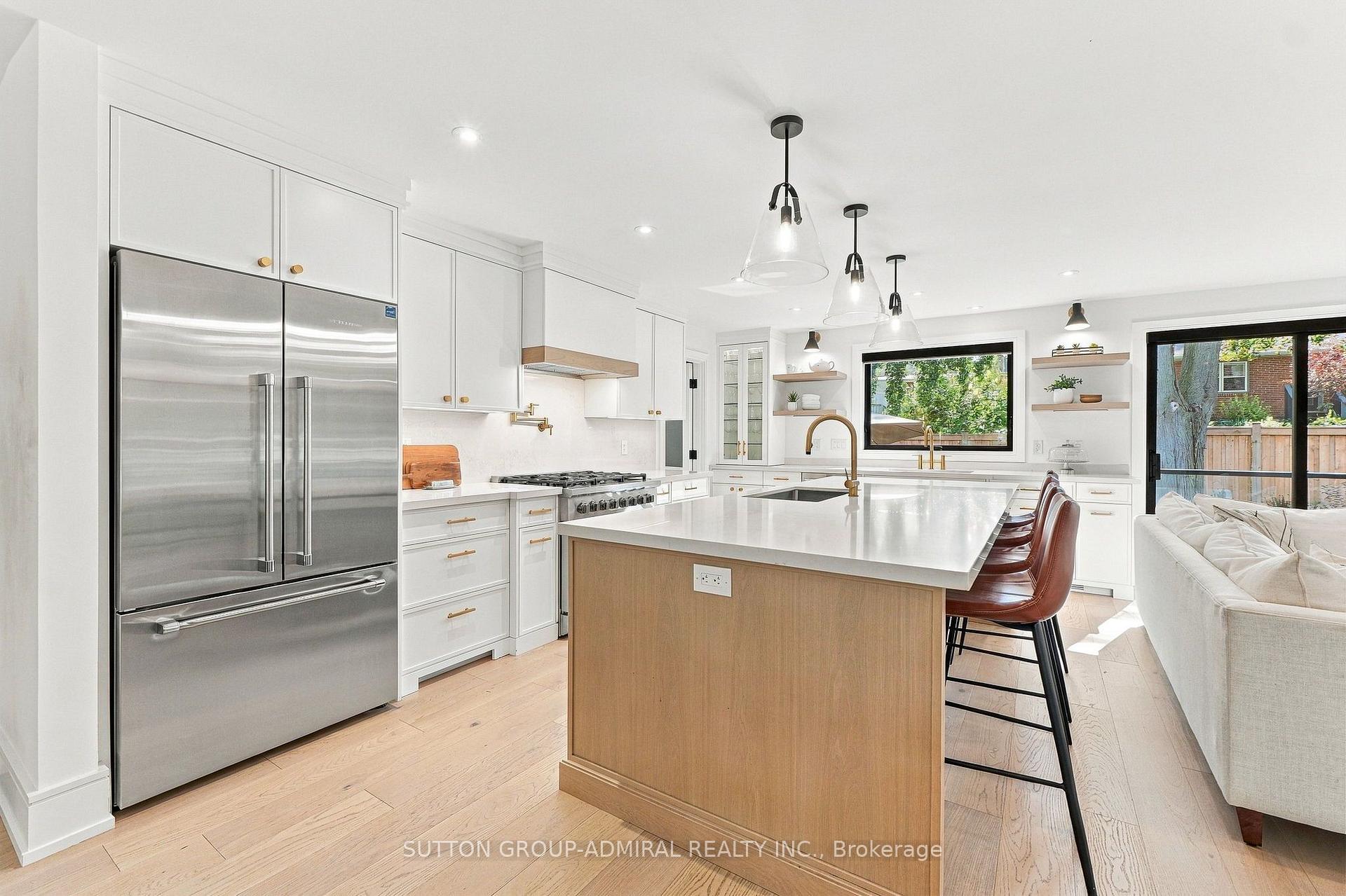 Photo 6 of 37 Glenellen Drive E, Etobicoke, Stonegate-Queensway — HOMEH