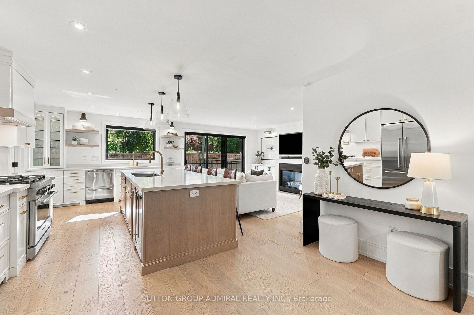 Photo 8 of 37 Glenellen Drive E, Etobicoke, Stonegate-Queensway — HOMEH