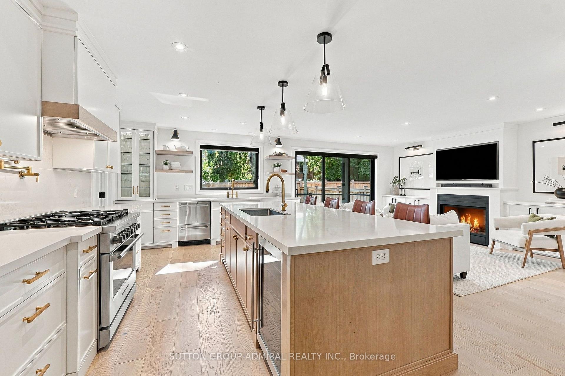 Photo 9 of 37 Glenellen Drive E, Etobicoke, Stonegate-Queensway — HOMEH