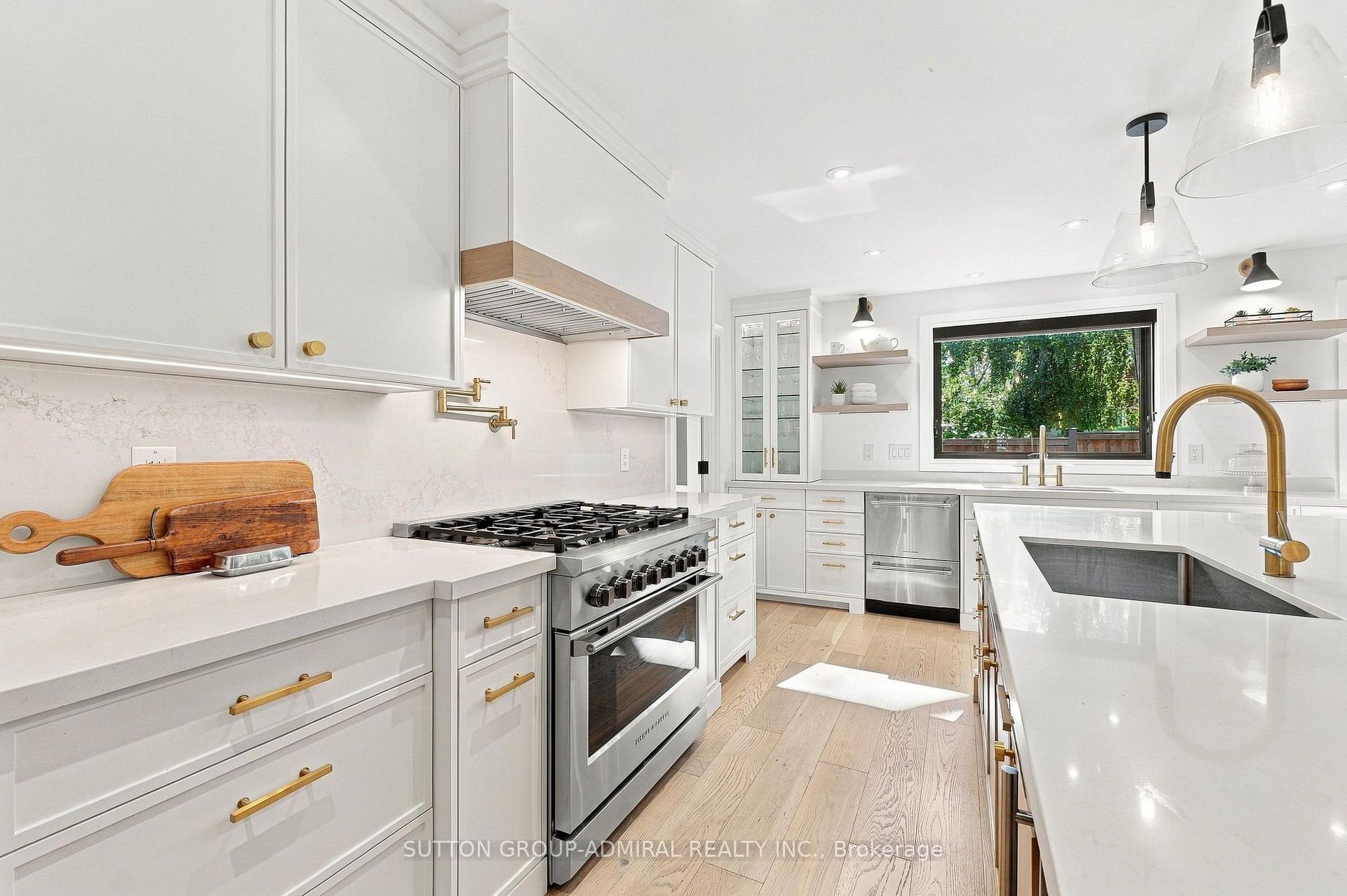 Photo 11 of 37 Glenellen Drive E, Etobicoke, Stonegate-Queensway — HOMEH
