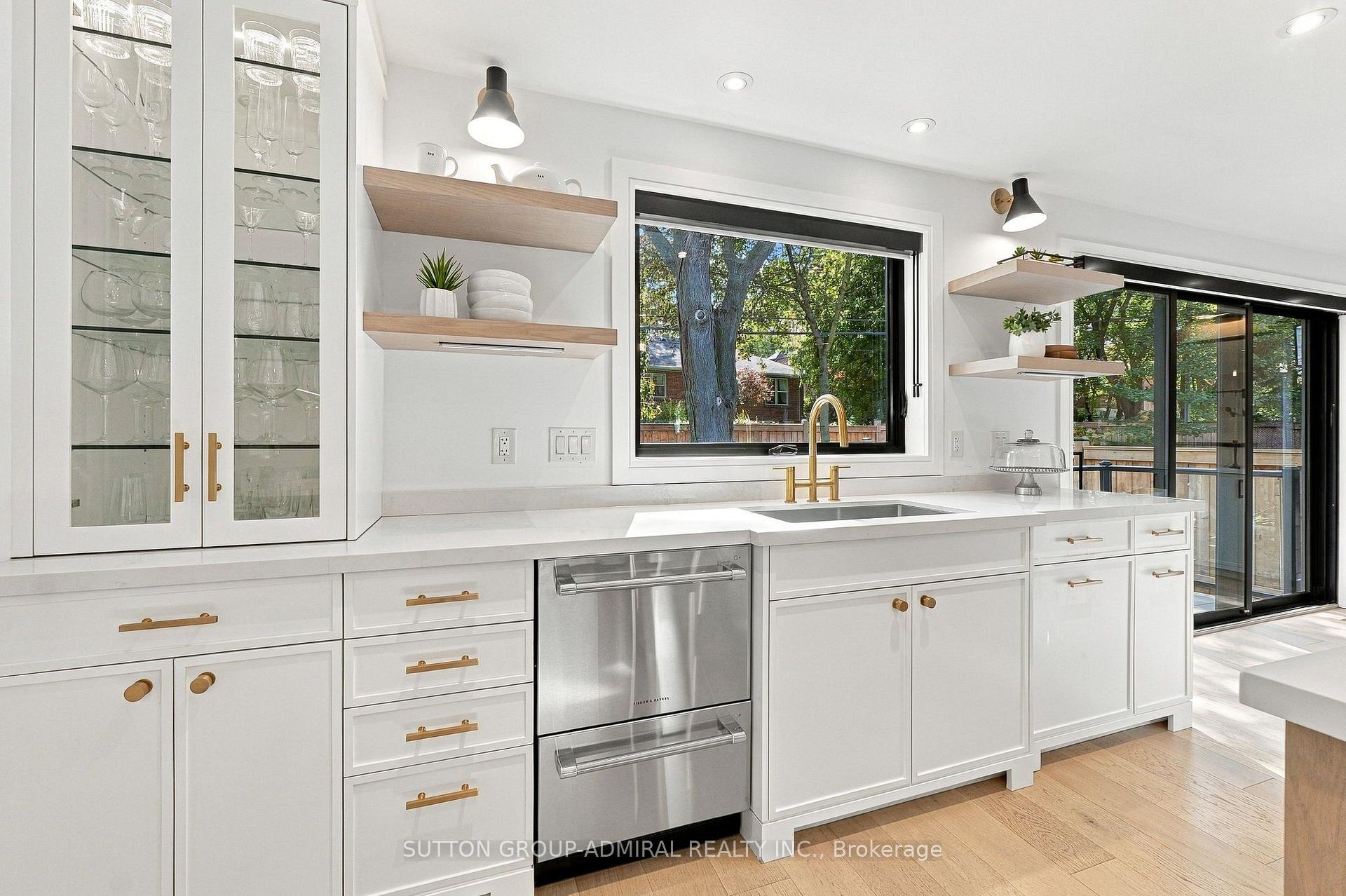 Photo 12 of 37 Glenellen Drive E, Etobicoke, Stonegate-Queensway — HOMEH