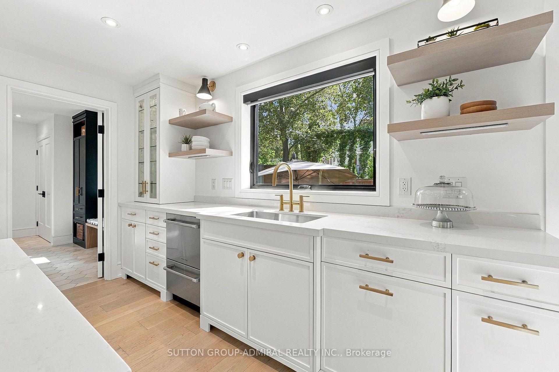 Photo 13 of 37 Glenellen Drive E, Etobicoke, Stonegate-Queensway — HOMEH