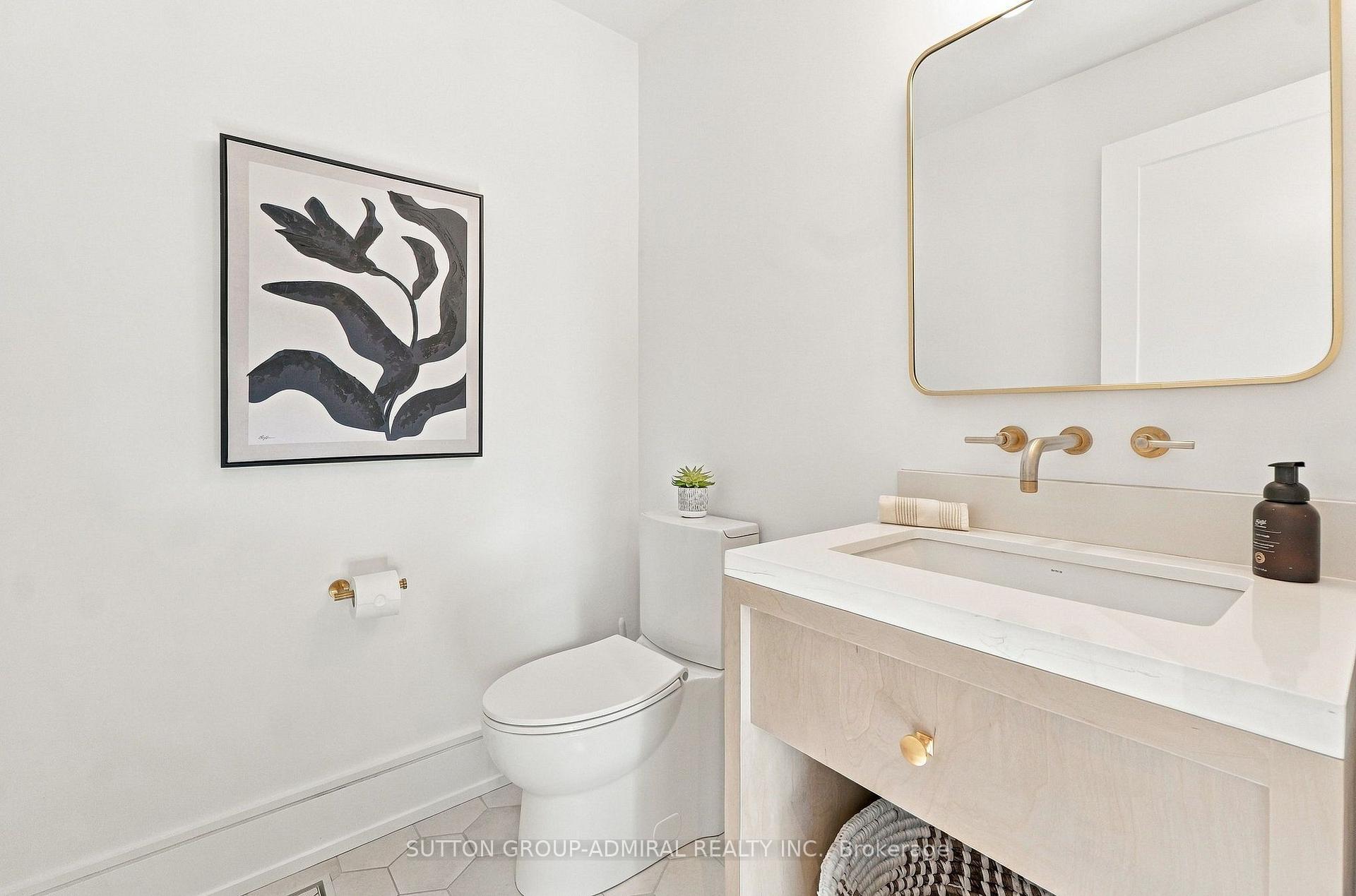 Photo 19 of 37 Glenellen Drive E, Etobicoke, Stonegate-Queensway — HOMEH