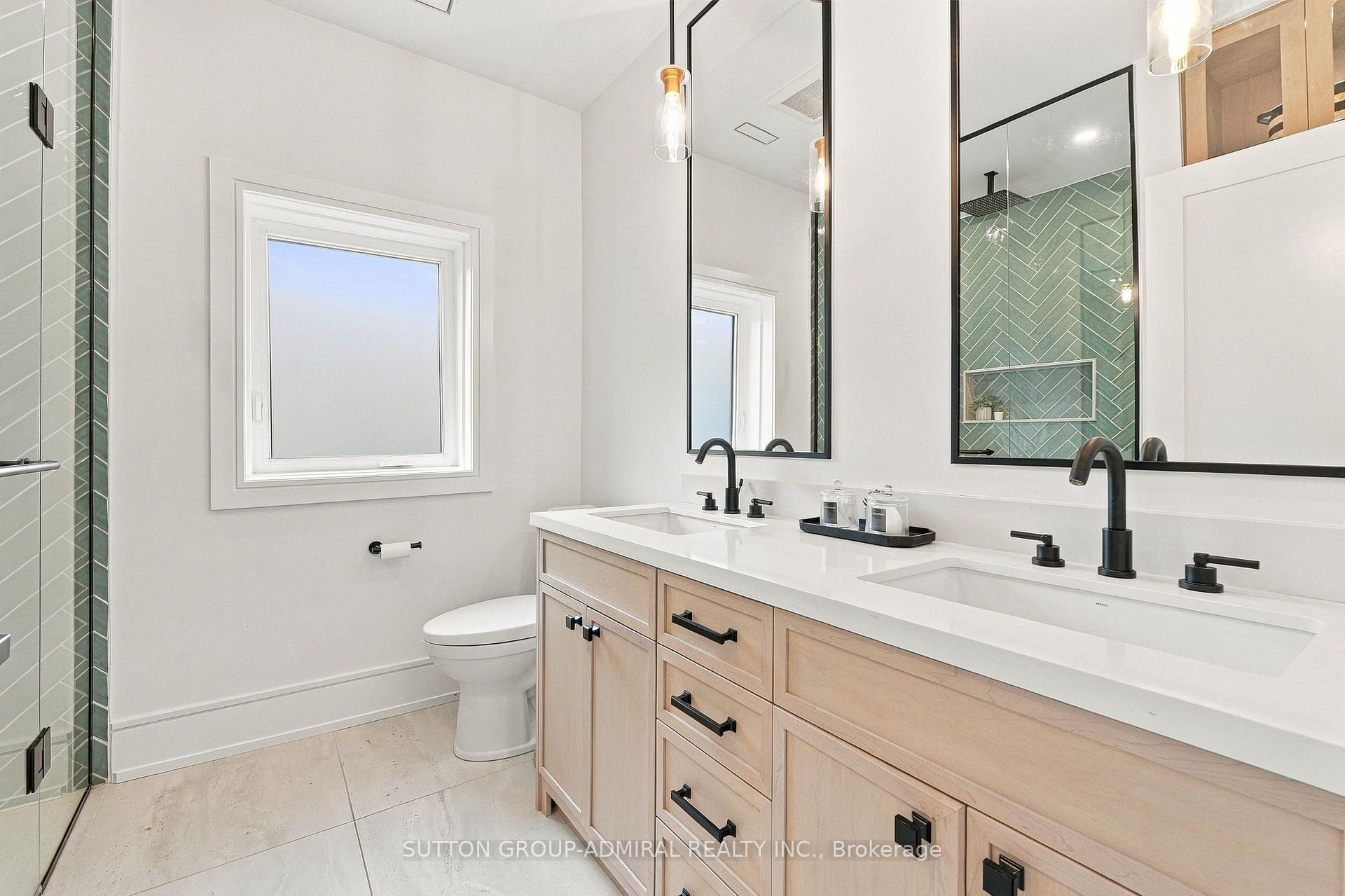 Photo 25 of 37 Glenellen Drive E, Etobicoke, Stonegate-Queensway — HOMEH