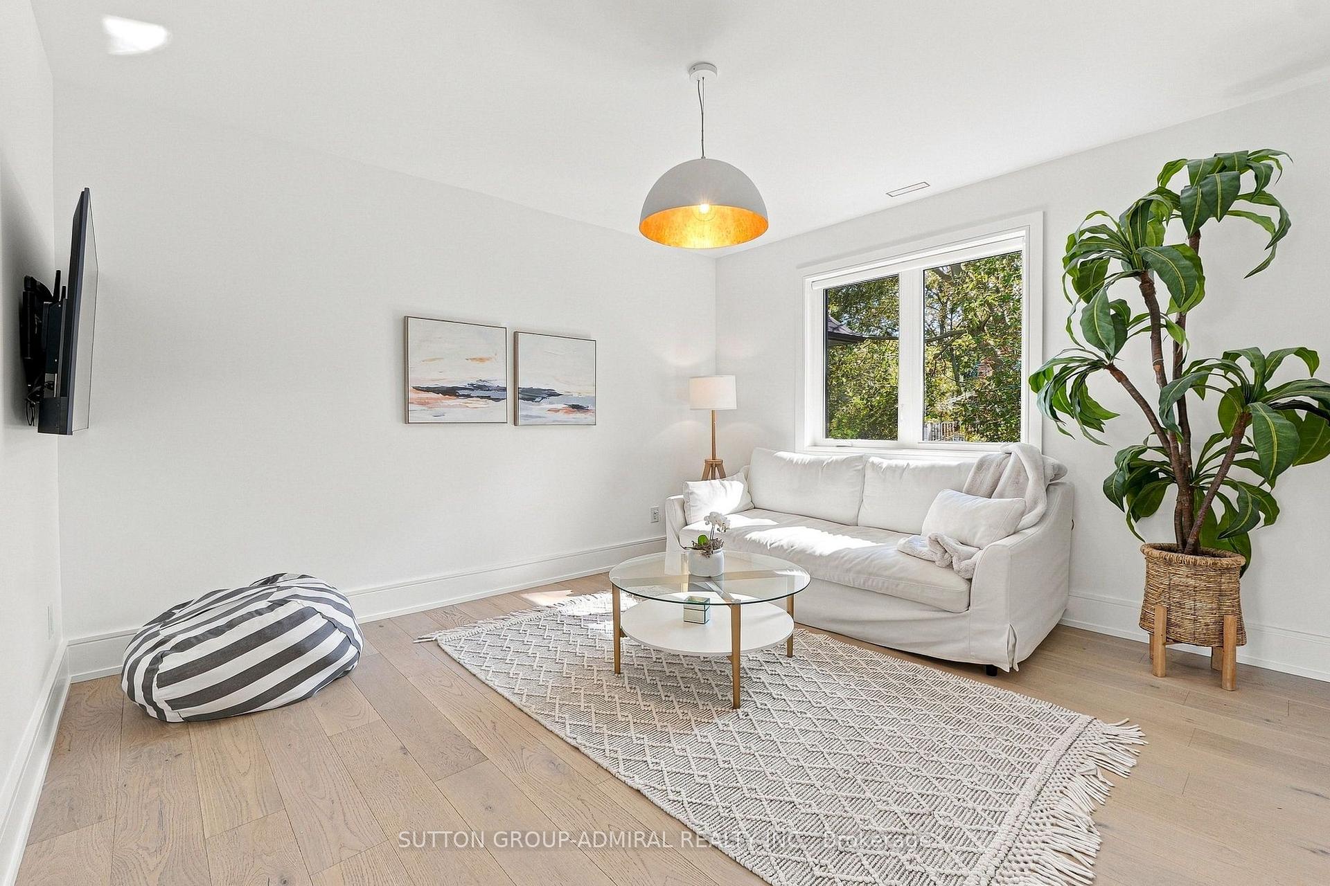 Photo 29 of 37 Glenellen Drive E, Etobicoke, Stonegate-Queensway — HOMEH