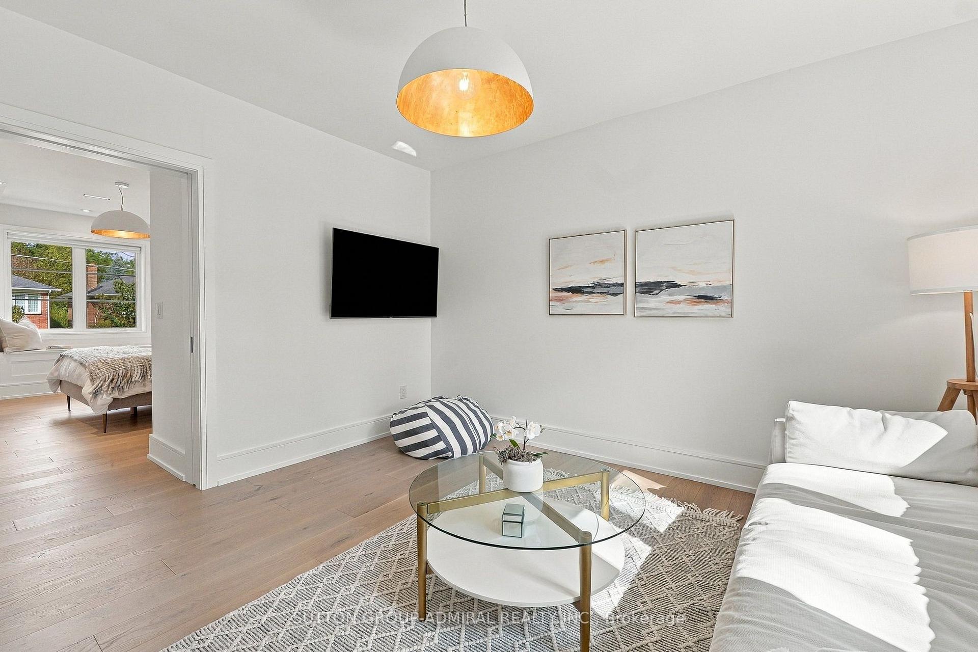 Photo 30 of 37 Glenellen Drive E, Etobicoke, Stonegate-Queensway — HOMEH