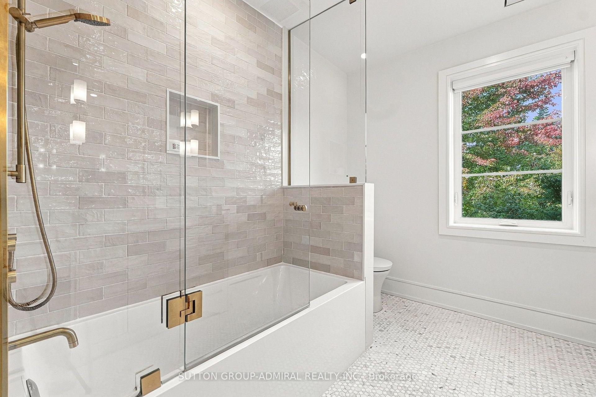 Photo 32 of 37 Glenellen Drive E, Etobicoke, Stonegate-Queensway — HOMEH
