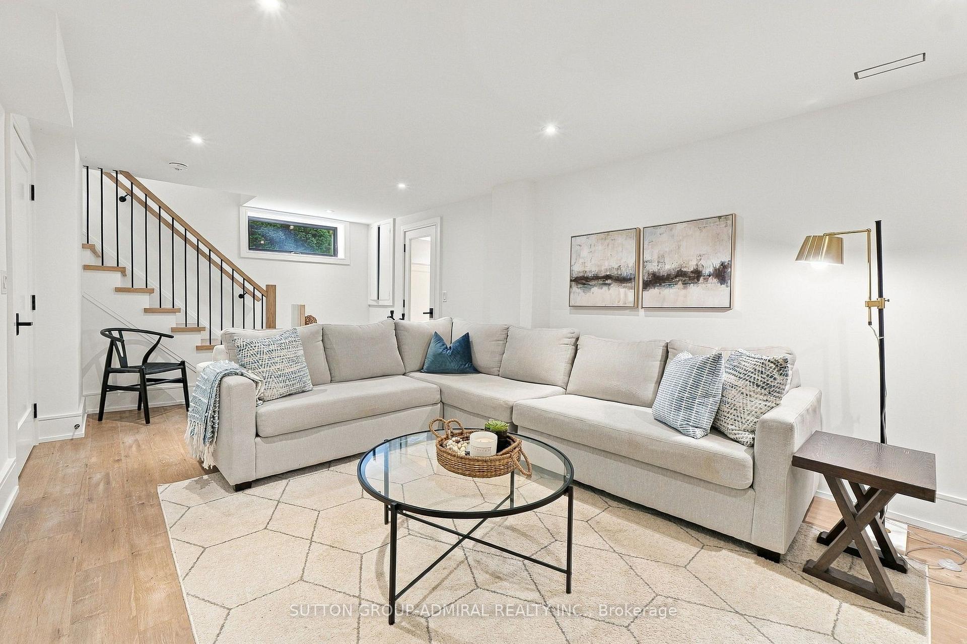 Photo 35 of 37 Glenellen Drive E, Etobicoke, Stonegate-Queensway — HOMEH