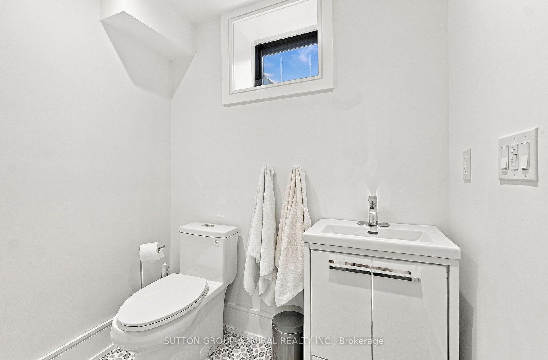 Photo 36 of 37 Glenellen Drive E, Etobicoke, Stonegate-Queensway — HOMEH
