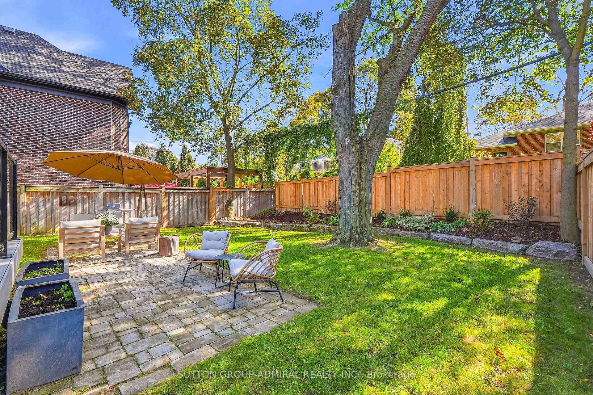 Photo 39 of 37 Glenellen Drive E, Etobicoke, Stonegate-Queensway — HOMEH