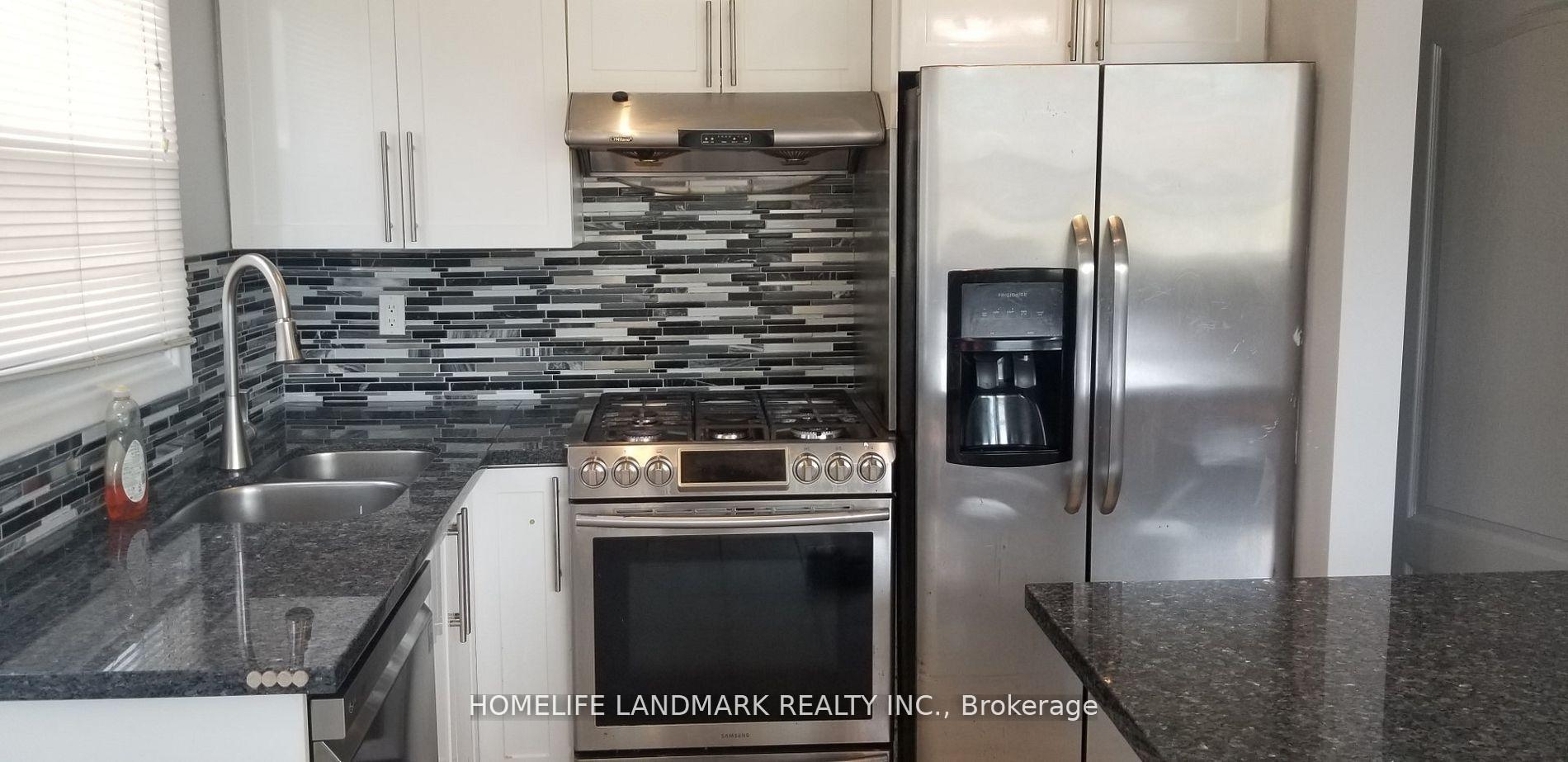 Photo 2 of 128 Lord Roberts Drive, Scarborough, Eglinton East — HOMEH