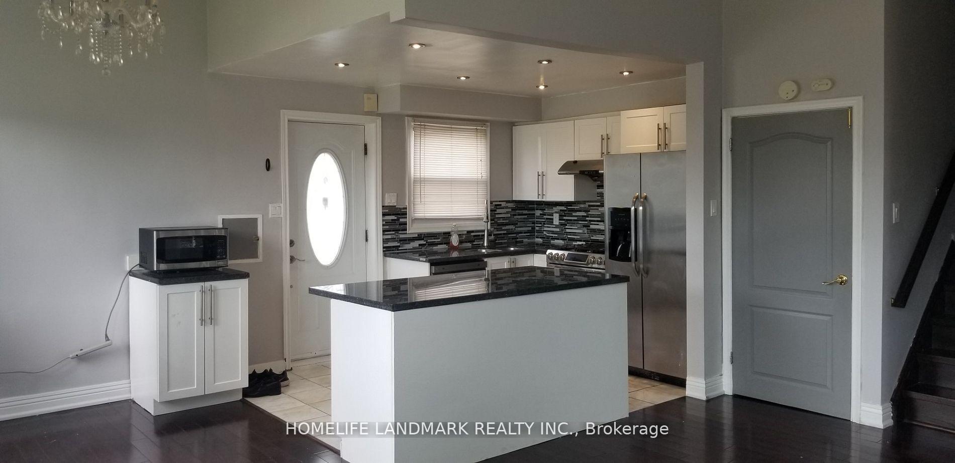 Photo 3 of 128 Lord Roberts Drive, Scarborough, Eglinton East — HOMEH