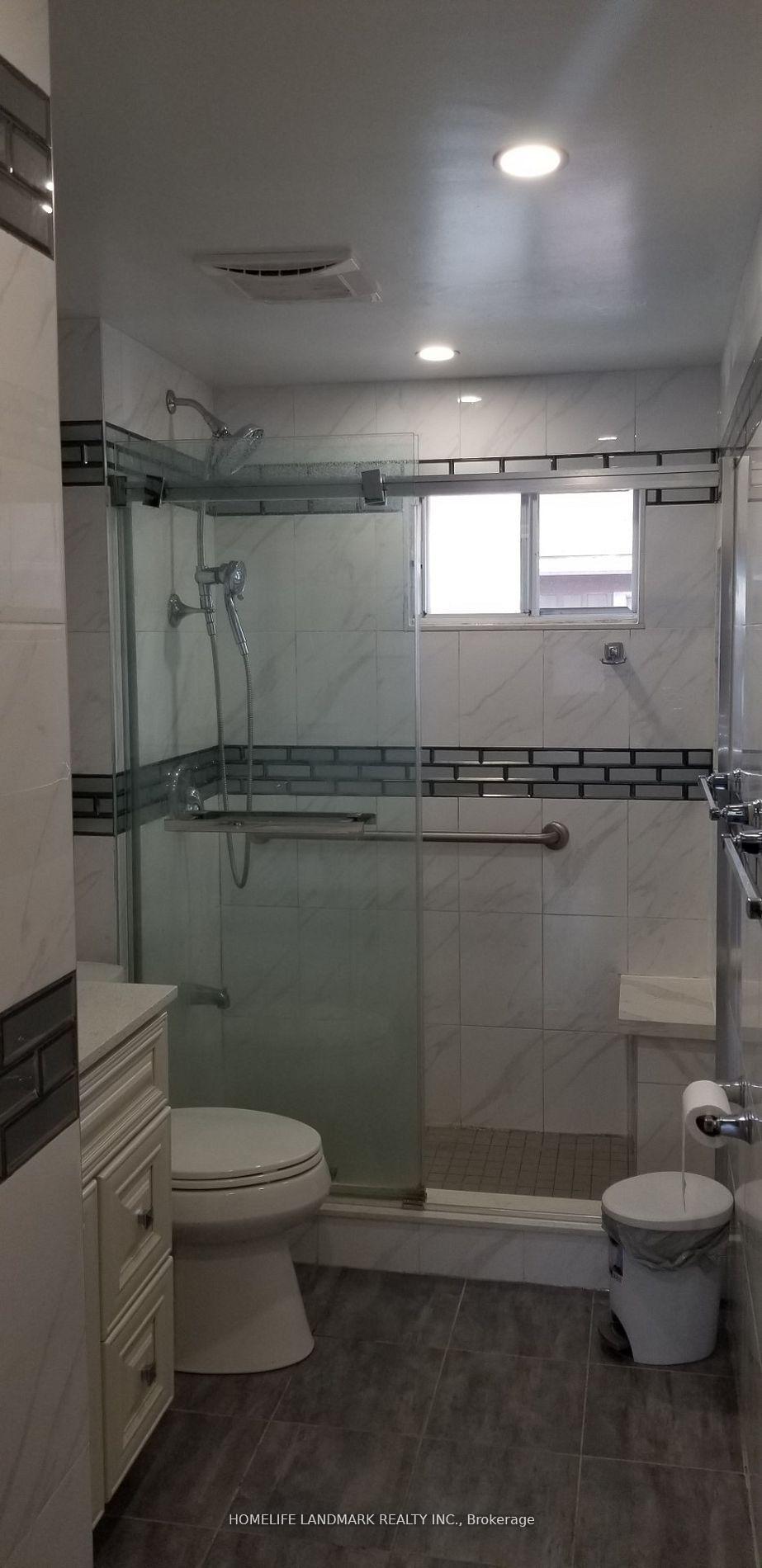 Photo 13 of 128 Lord Roberts Drive, Scarborough, Eglinton East — HOMEH