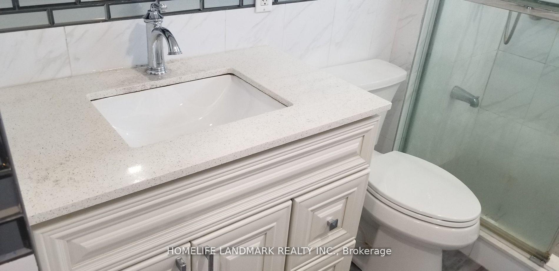 Photo 14 of 128 Lord Roberts Drive, Scarborough, Eglinton East — HOMEH