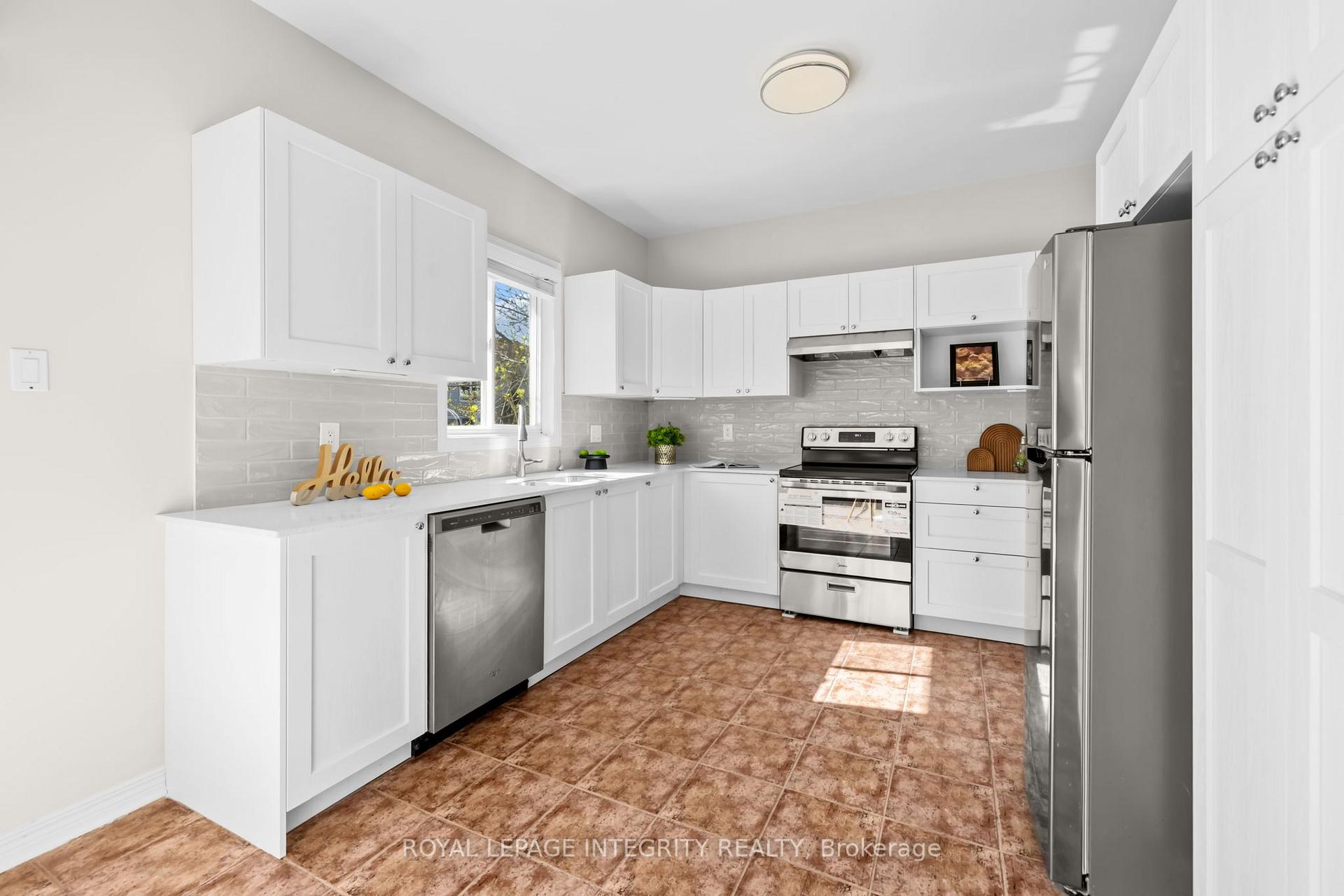 Photo 14 of 4 Tamarack Place, Ottawa, Barrhaven - Longfields — HOMEH