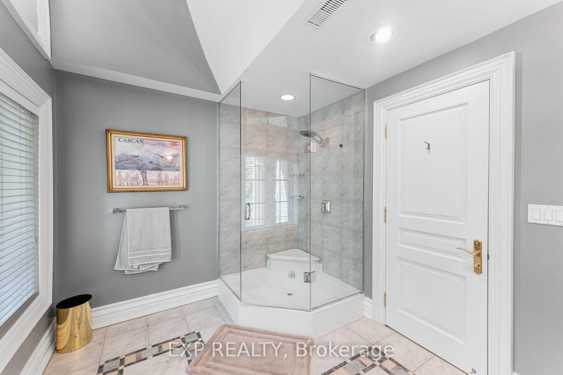 Photo 33 of 65 Offord Crescent, Aurora, Bayview Southeast — HOMEH