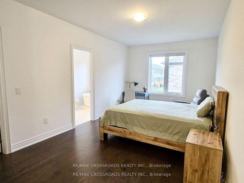 Photo 11 of 12 Schmeltzer Crescent, Richmond Hill, Rural Richmond Hill — HOMEH