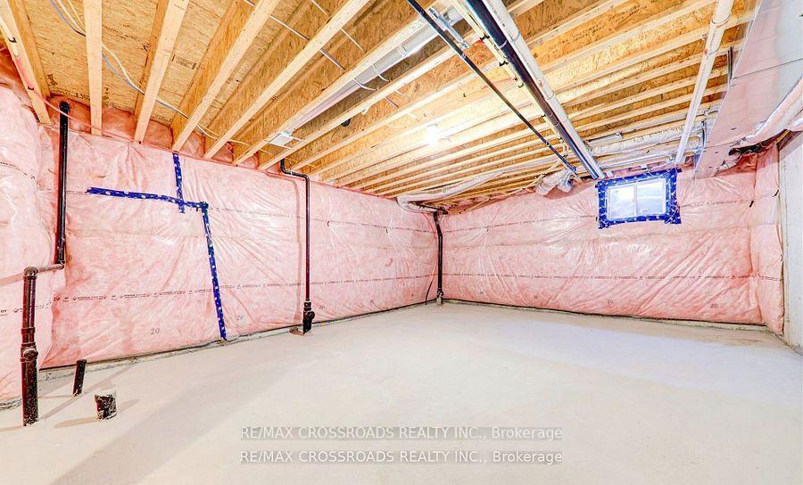 Photo 14 of 12 Schmeltzer Crescent, Richmond Hill, Rural Richmond Hill — HOMEH