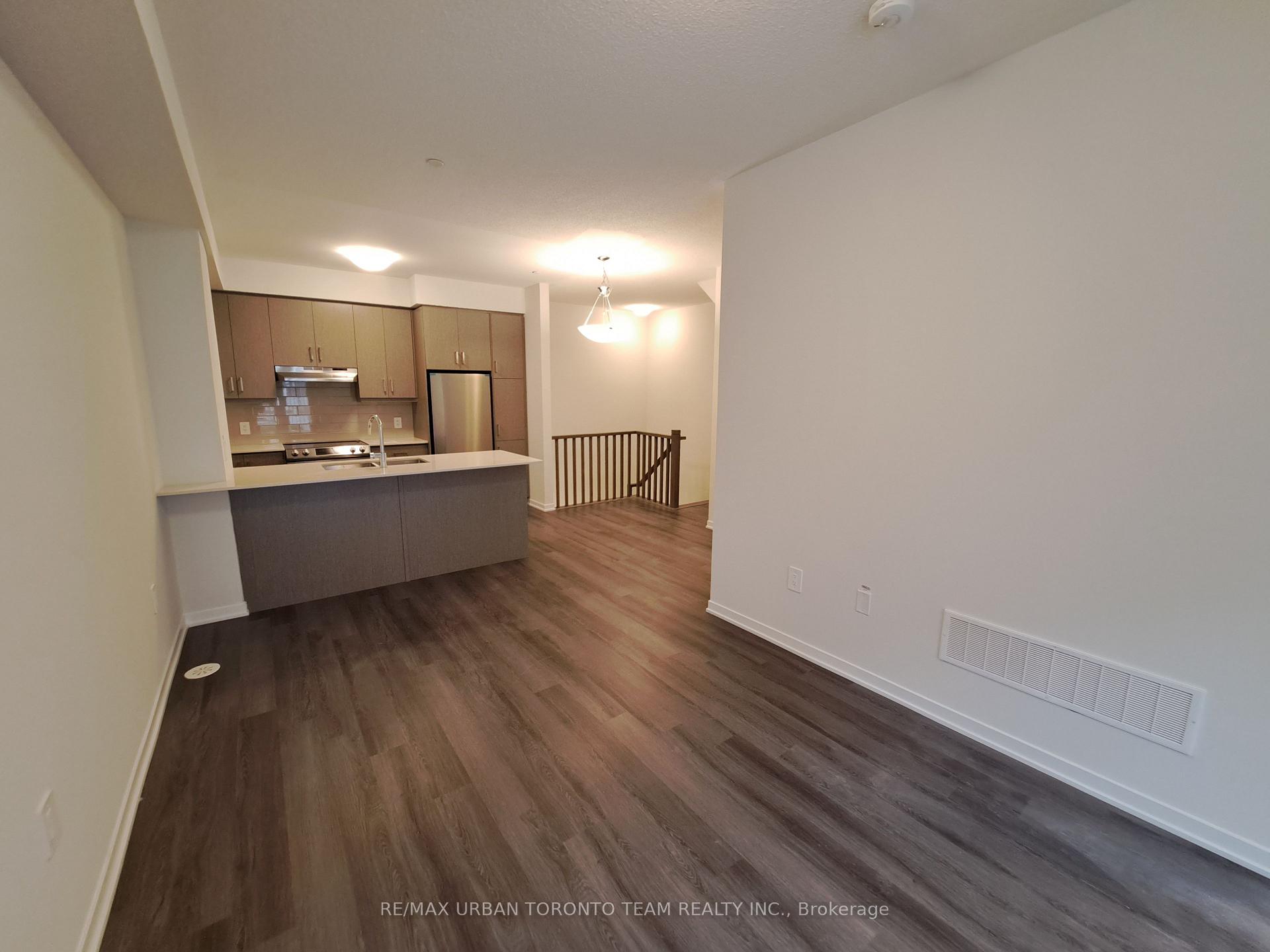 Photo 4 of Unit 45, 21 Honeycrisp Crescent, Vaughan, Vaughan Corporate Centre — HOMEH