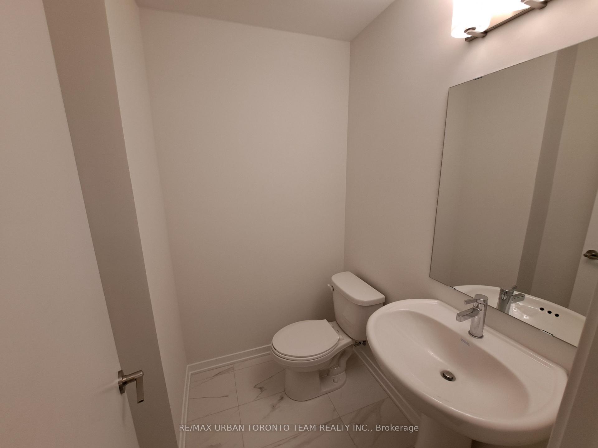 Photo 7 of Unit 45, 21 Honeycrisp Crescent, Vaughan, Vaughan Corporate Centre — HOMEH