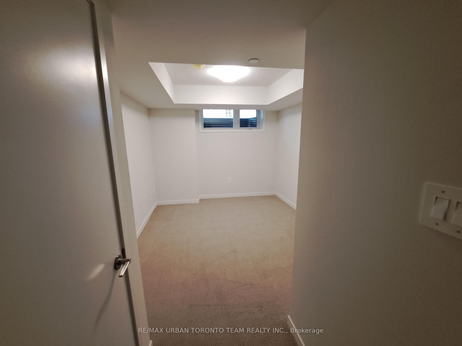 Photo 12 of Unit 45, 21 Honeycrisp Crescent, Vaughan, Vaughan Corporate Centre — HOMEH