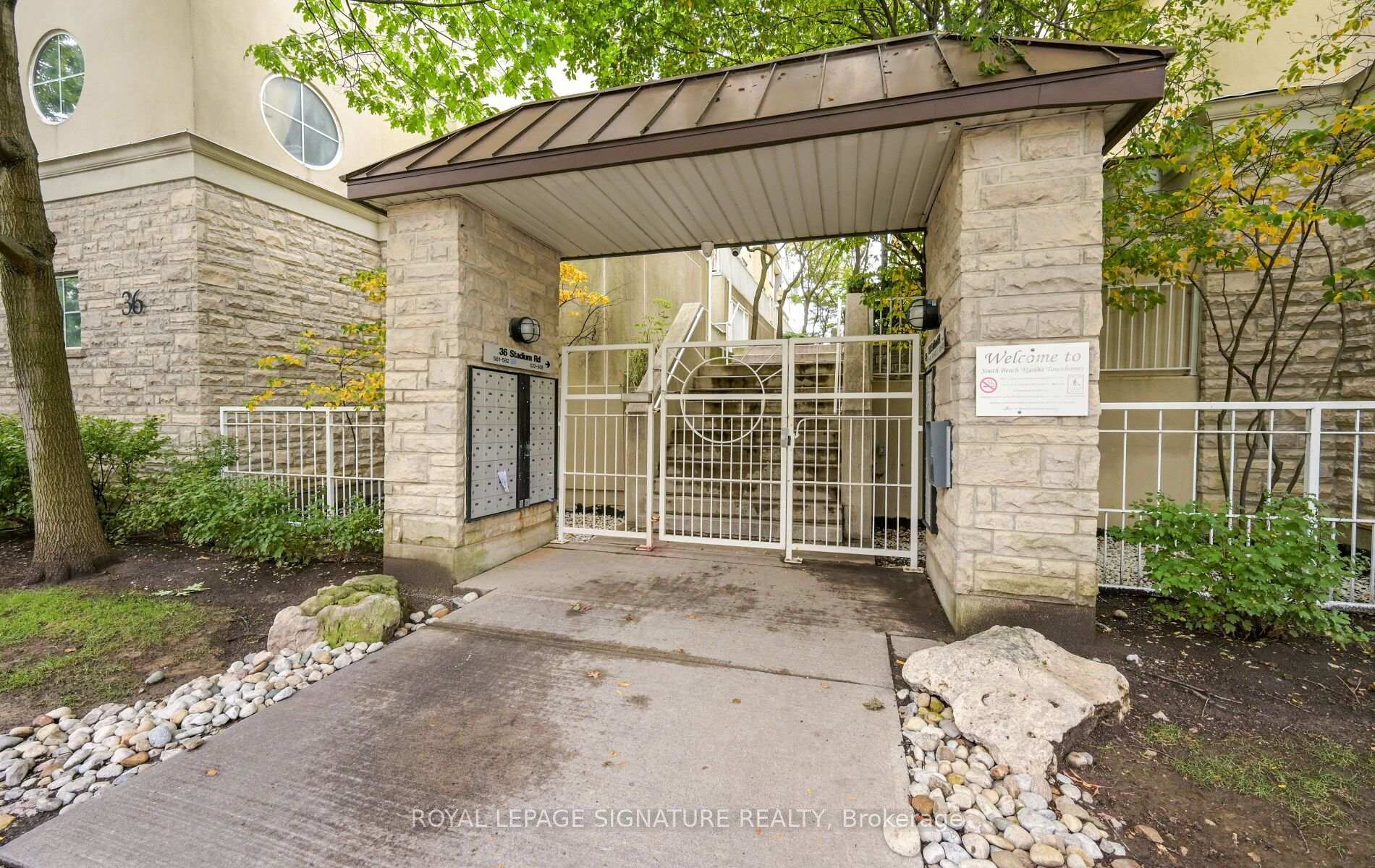 Photo 2 of Unit 555, 36 Stadium Road, Toronto, Niagara — HOMEH