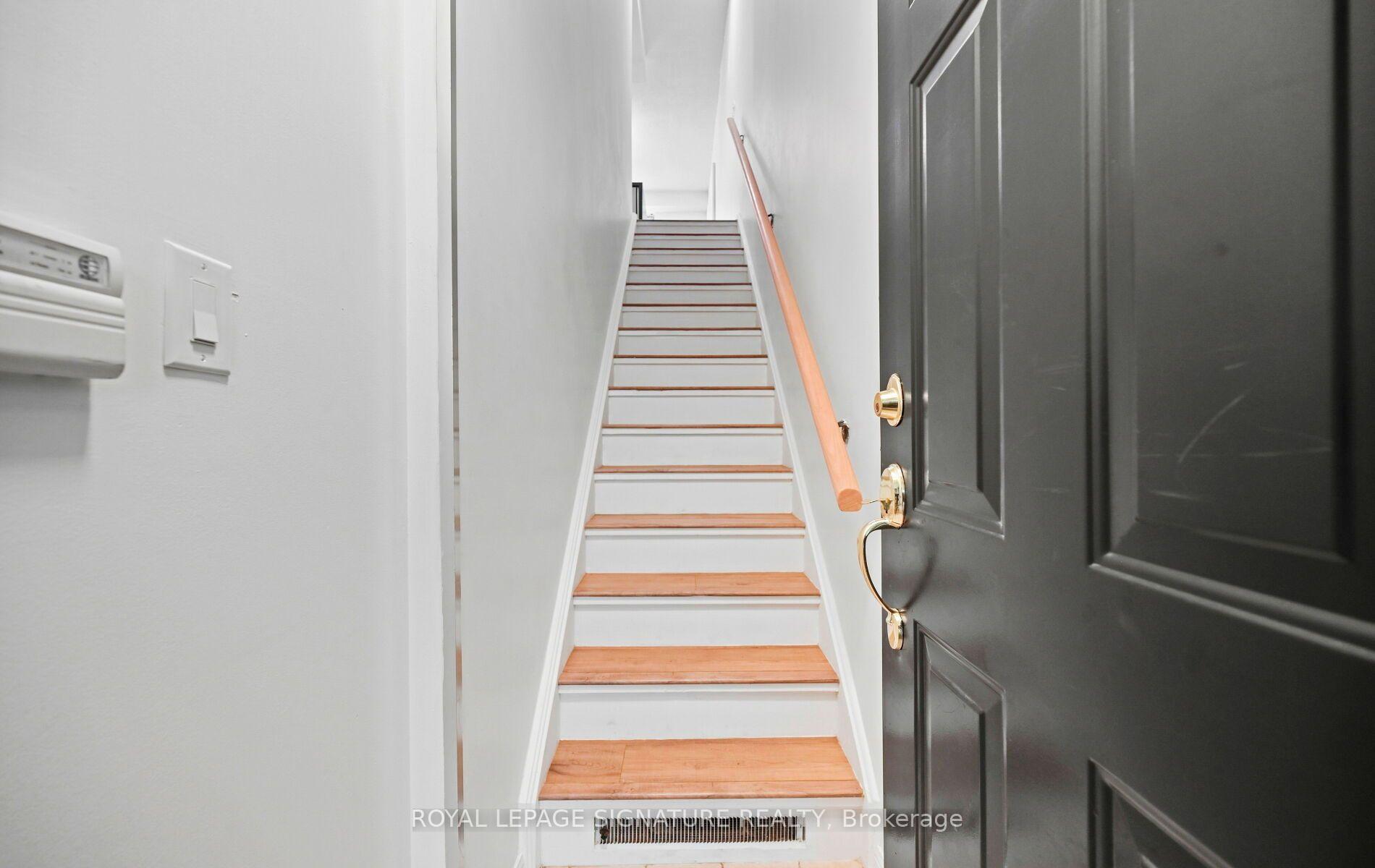 Photo 5 of Unit 555, 36 Stadium Road, Toronto, Niagara — HOMEH