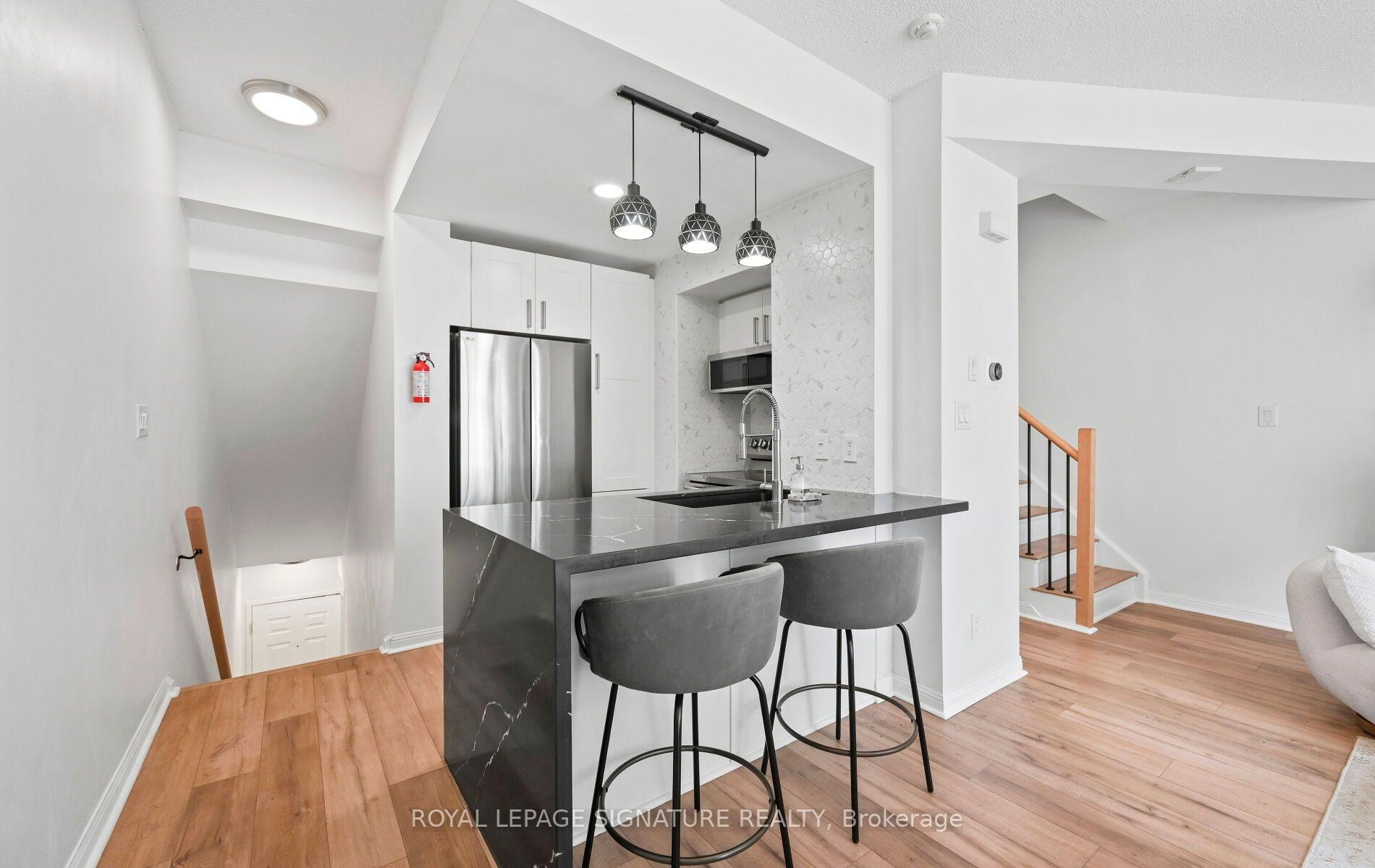 Photo 10 of Unit 555, 36 Stadium Road, Toronto, Niagara — HOMEH