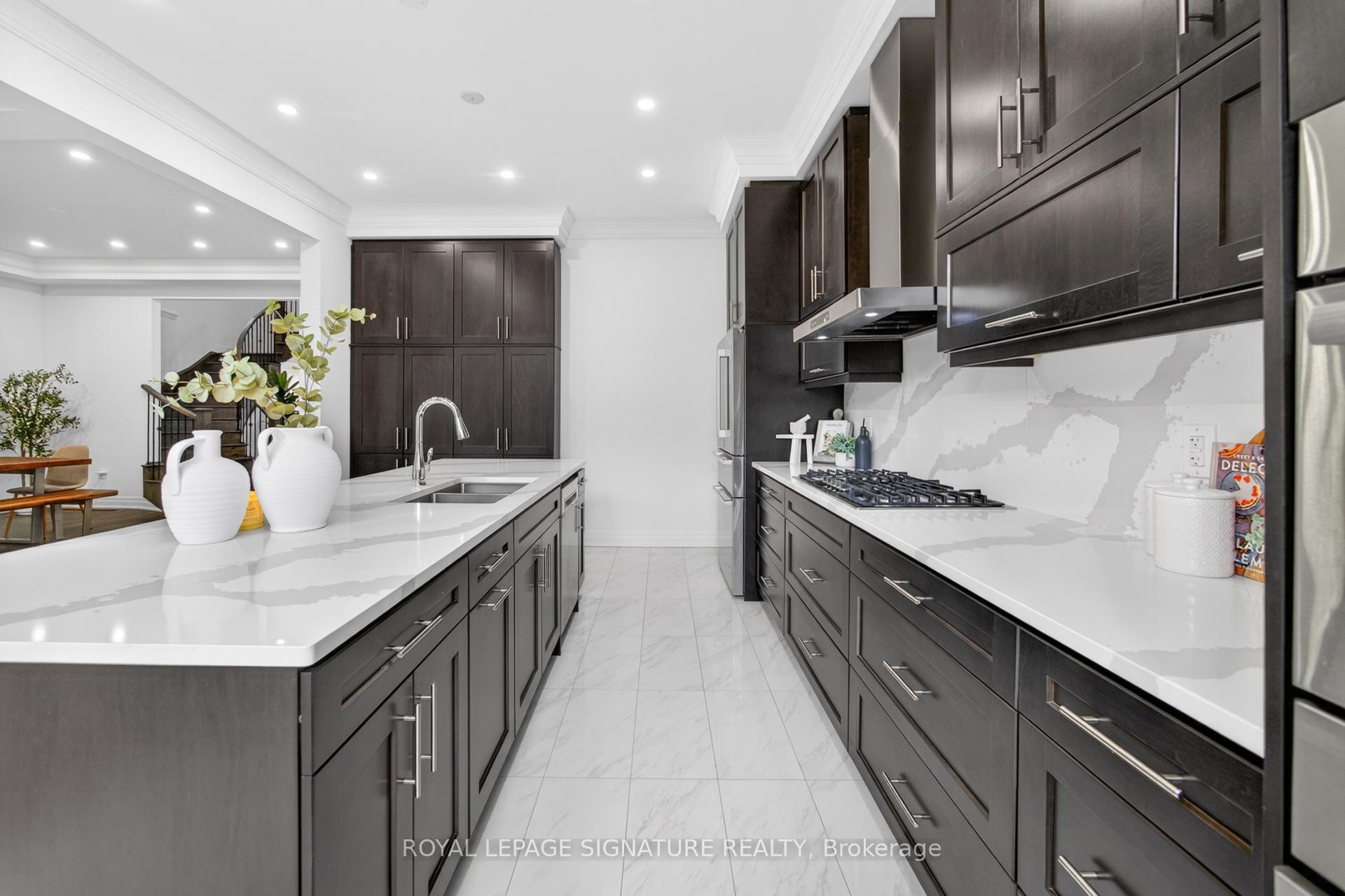Photo 10 of 1493 Ford Strathy Crescent, Oakville, Joshua Meadows — HOMEH